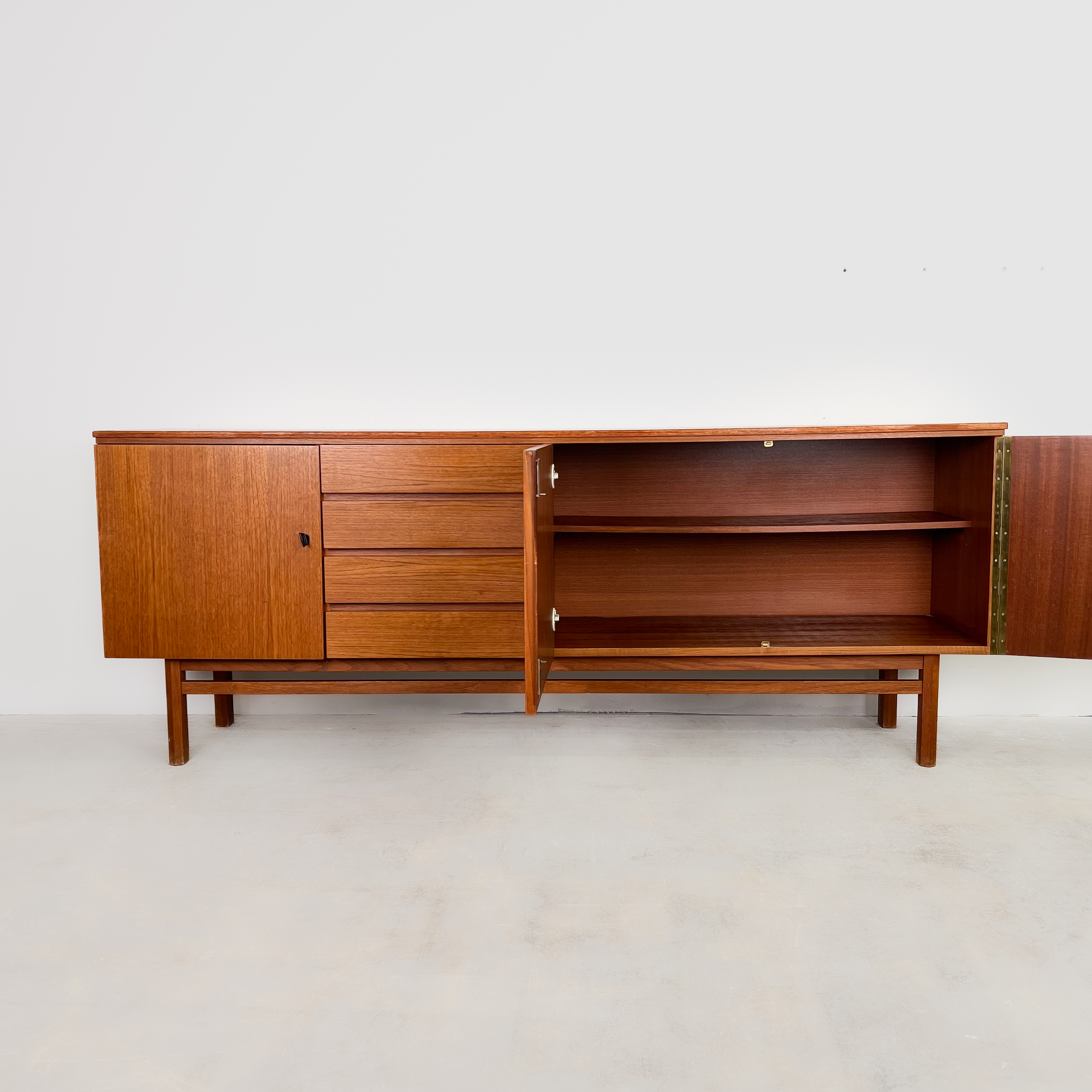 Wunderschönes Teak Sideboard