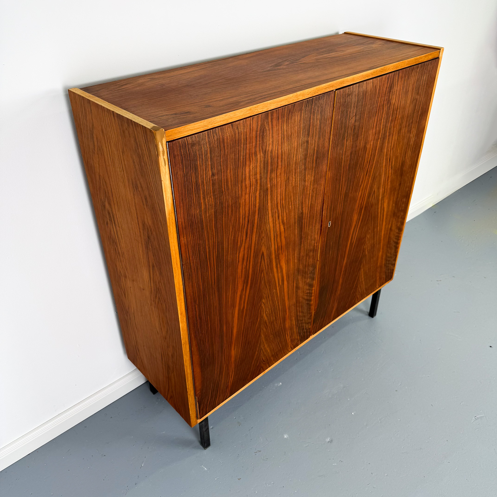 Schickes 60er Jahre Highboard