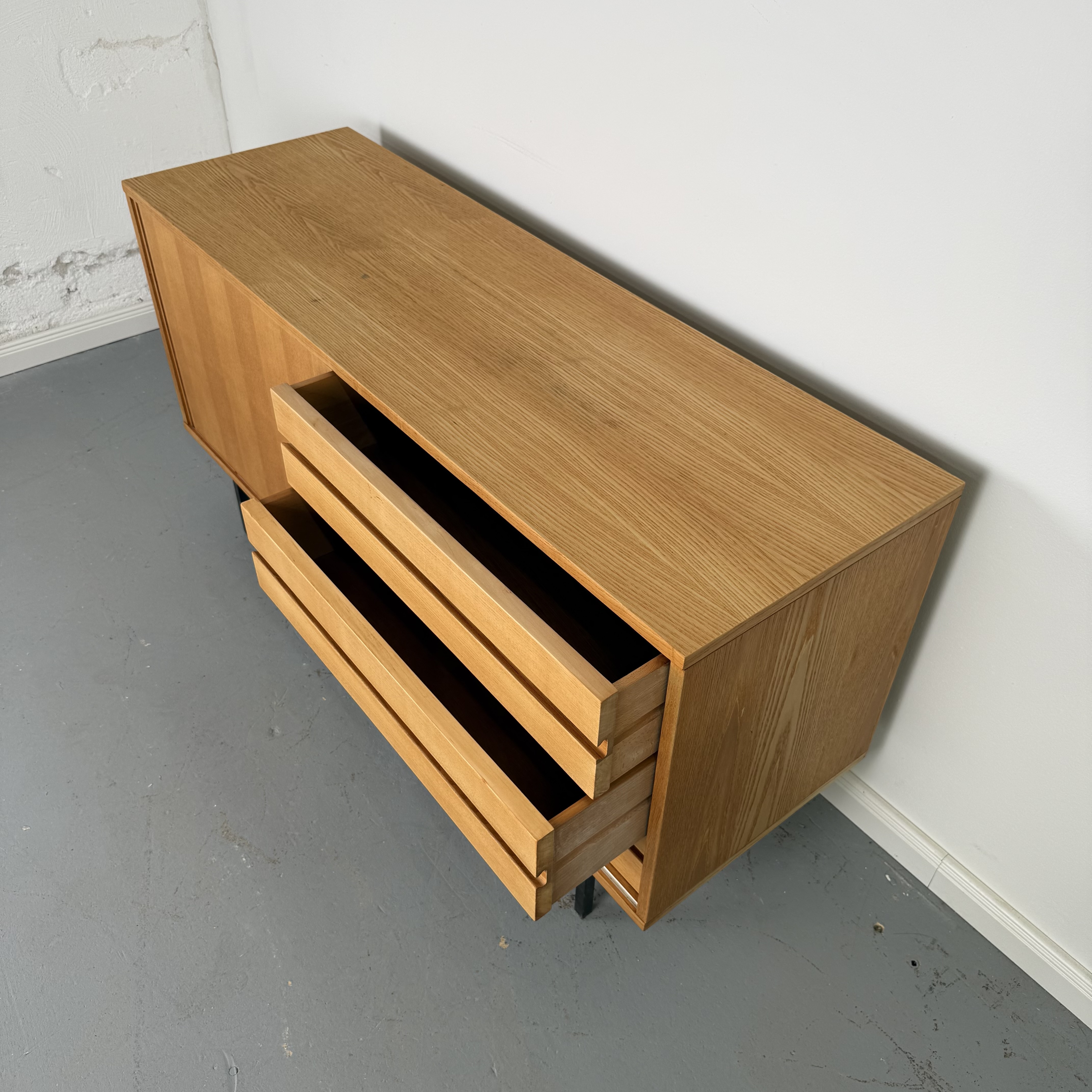 Hochwertiges Sideboard der Deutschen Werkstätten aus Esche