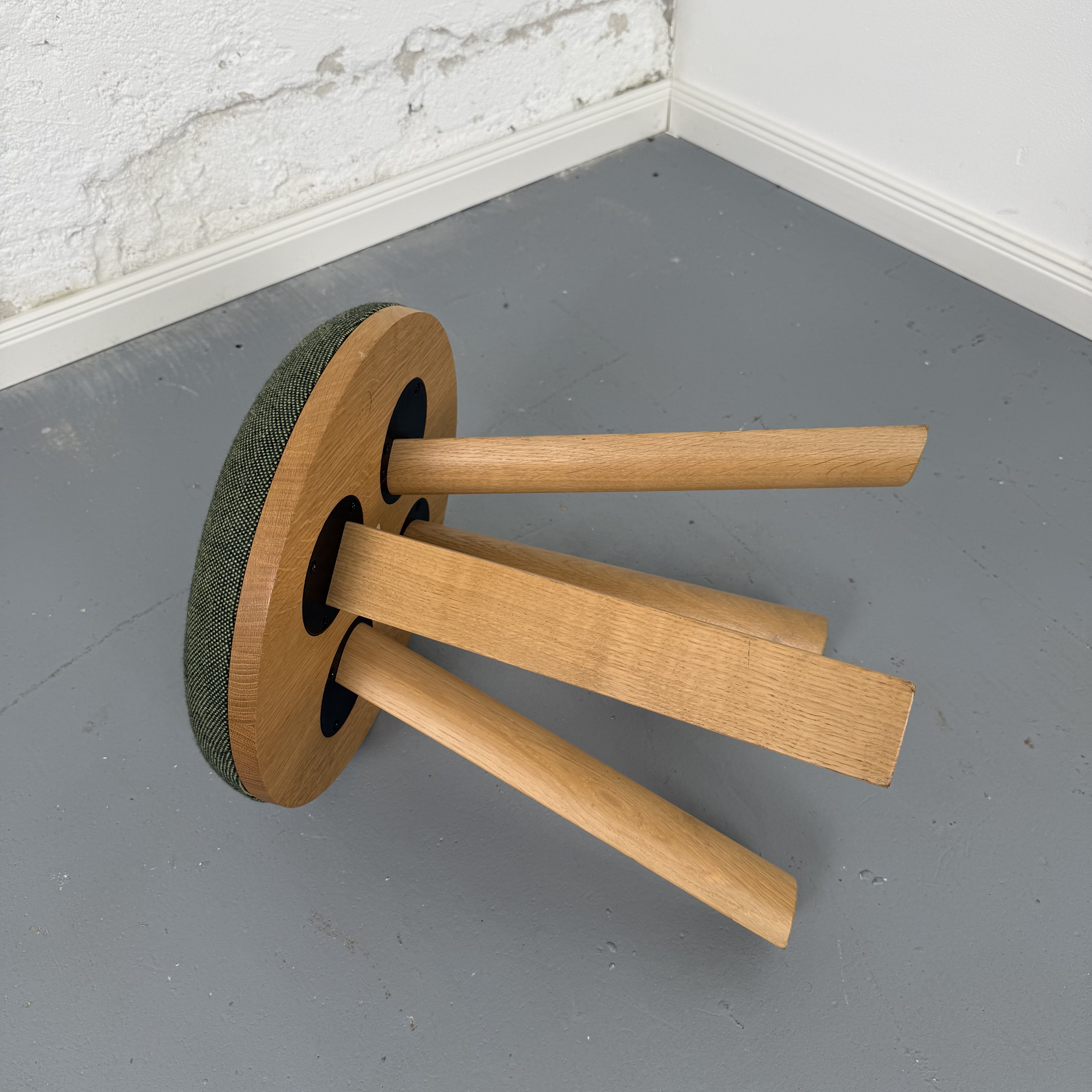 BuzziMilk Stool von BuzziSpace