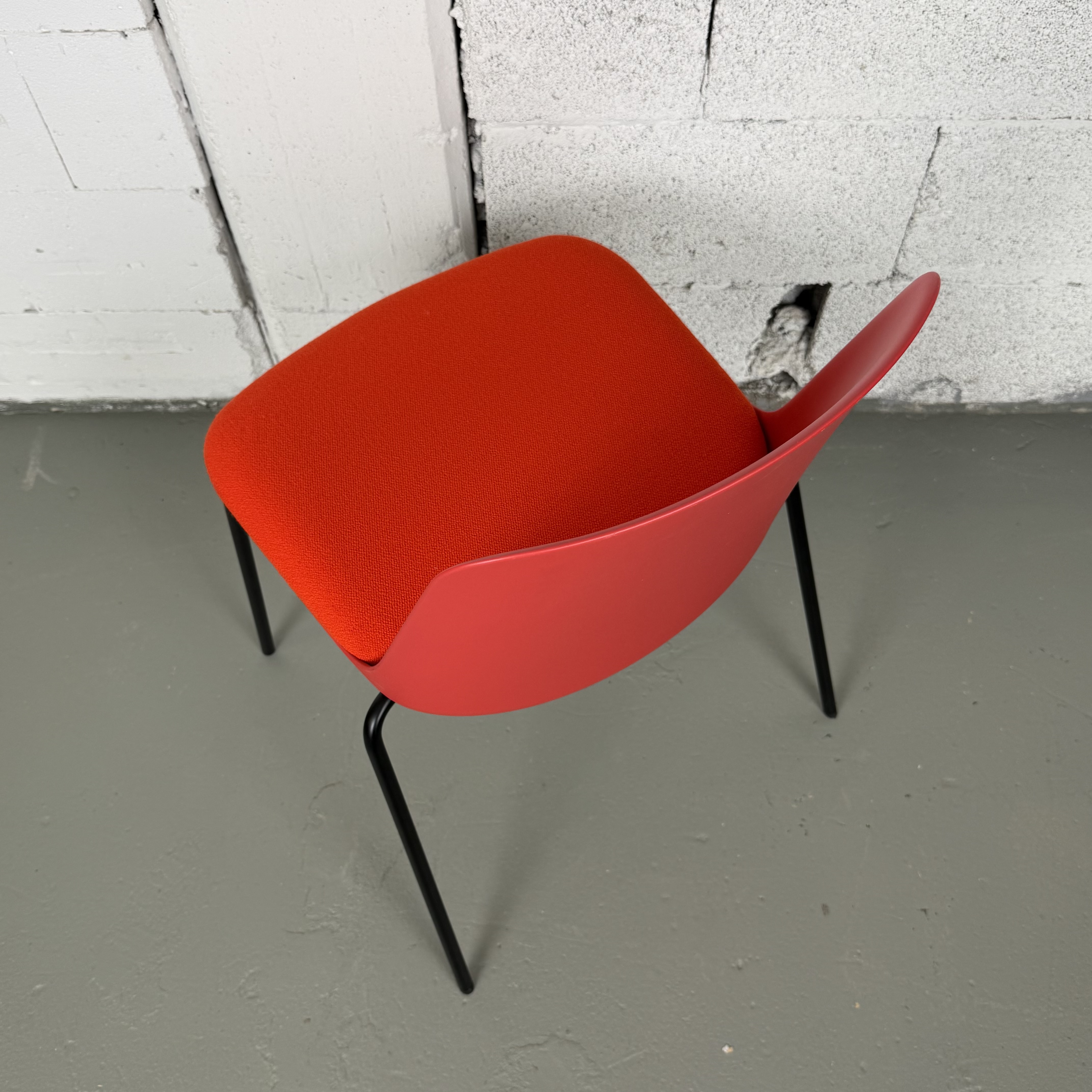 &Tradition Rely HW66 Stuhl in Rot – moderner Designstuhl