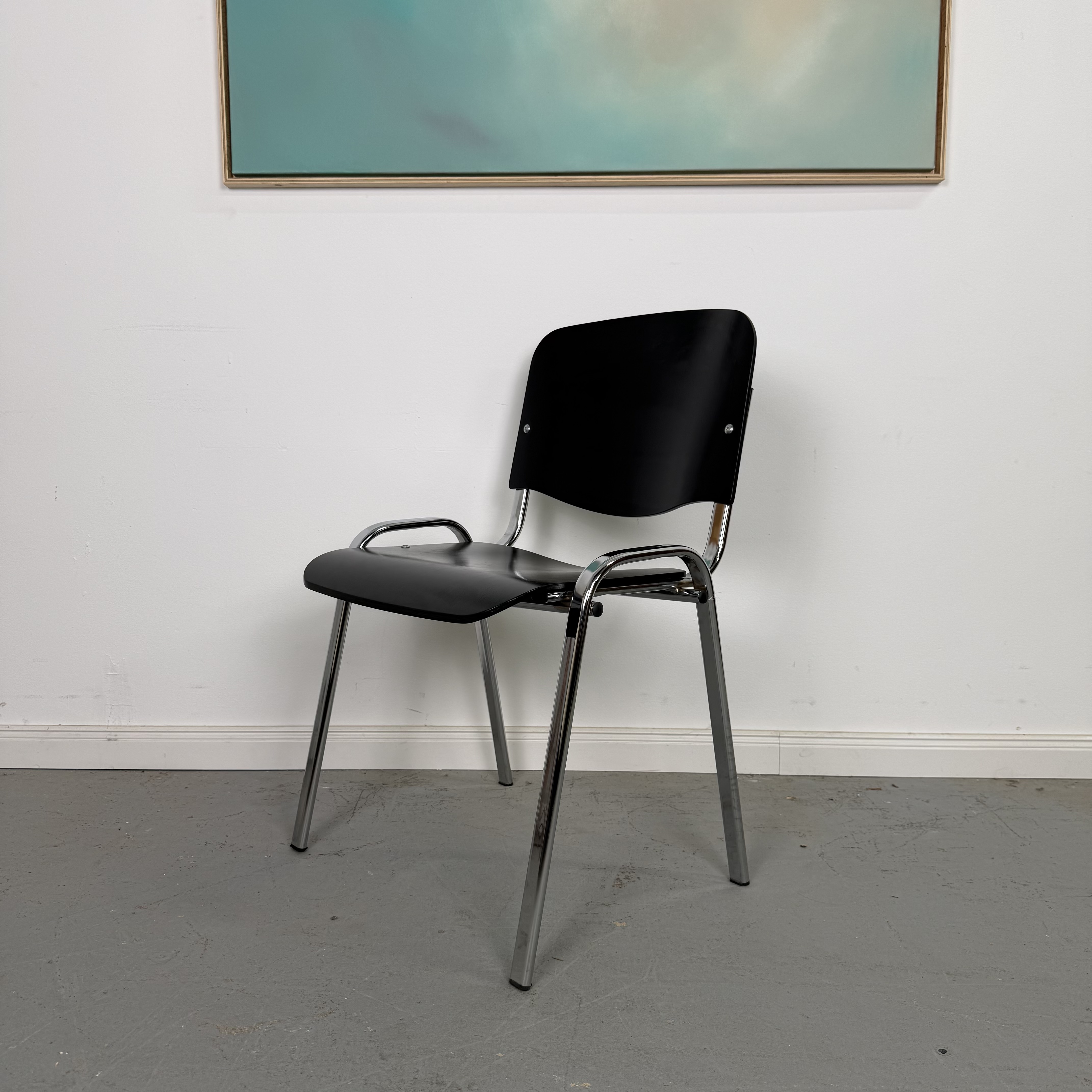 schöne Bauhaus Stapelstühle in schwarz