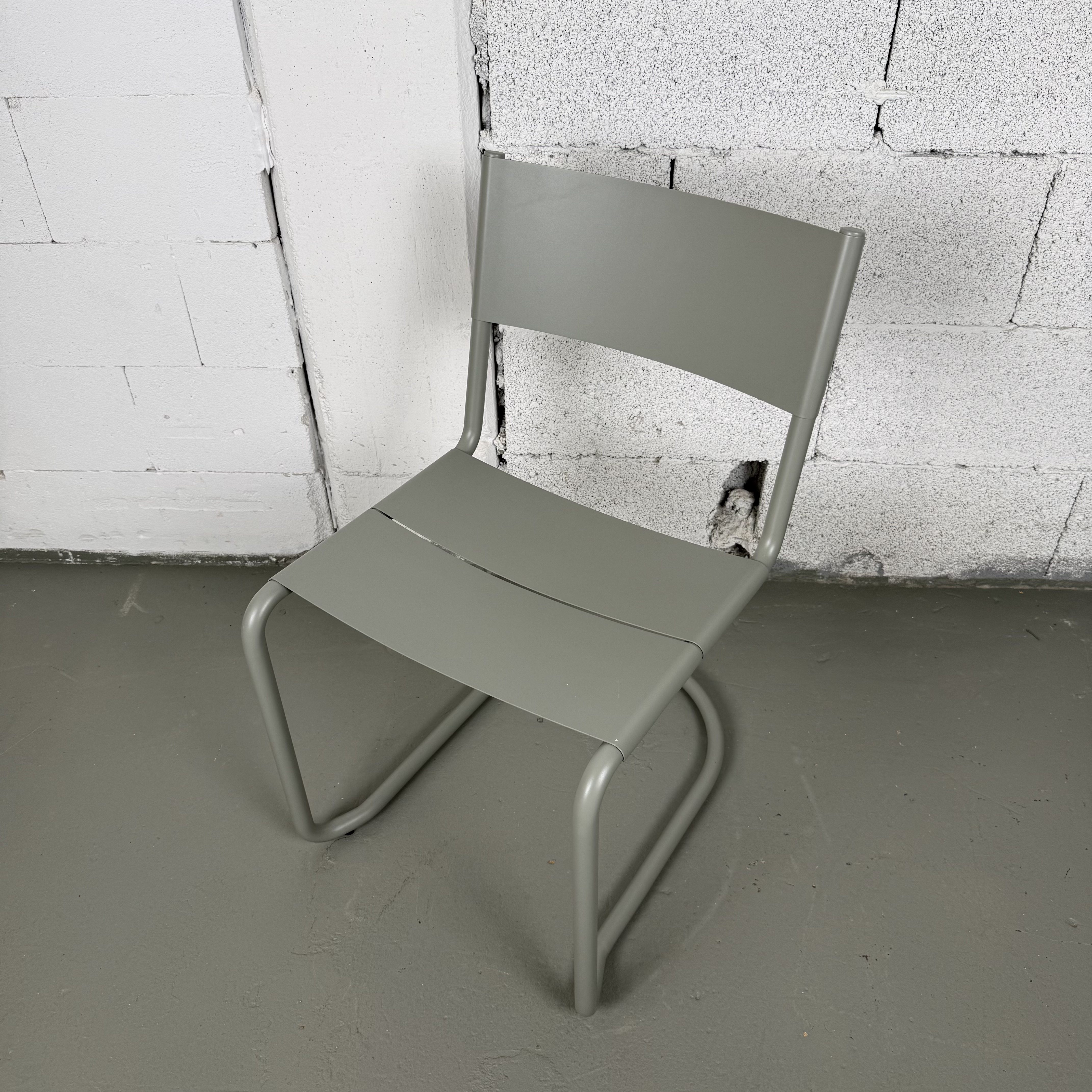 Nine Stuhl Sine in Grau