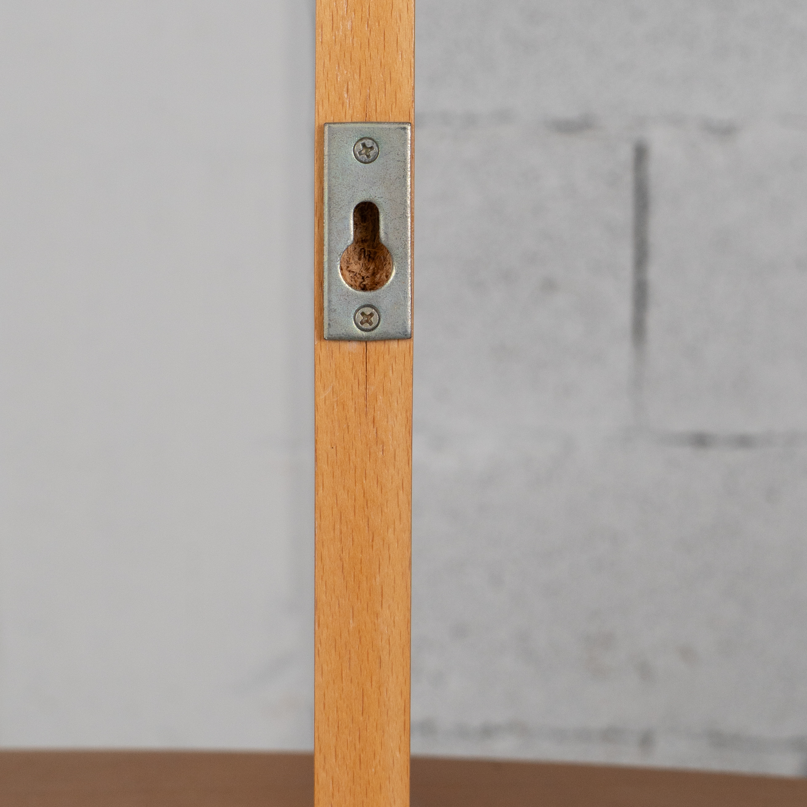 Vintage Regal aus hellem Holz im Mid Century Stil