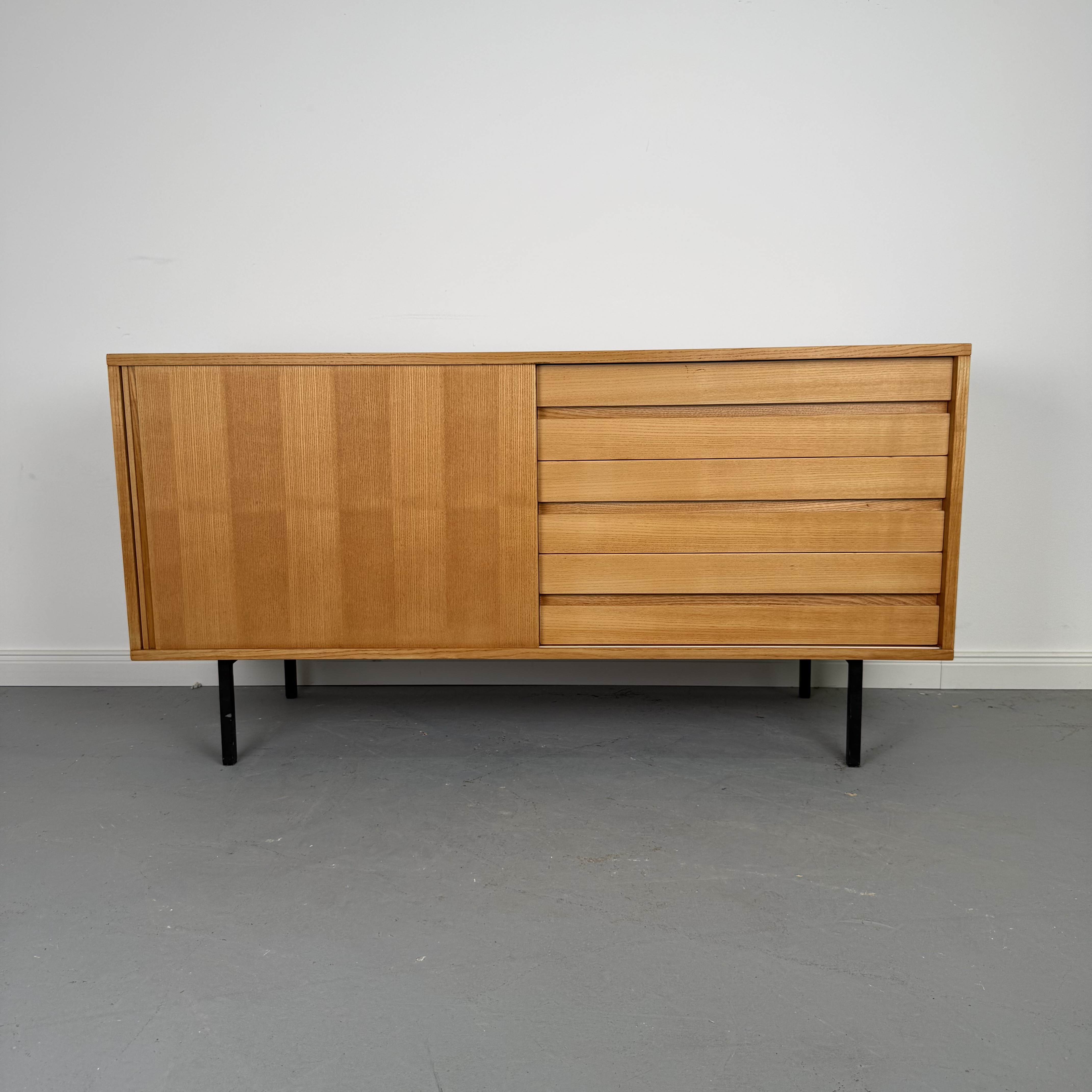 Hochwertiges Sideboard der Deutschen Werkstätten aus Esche