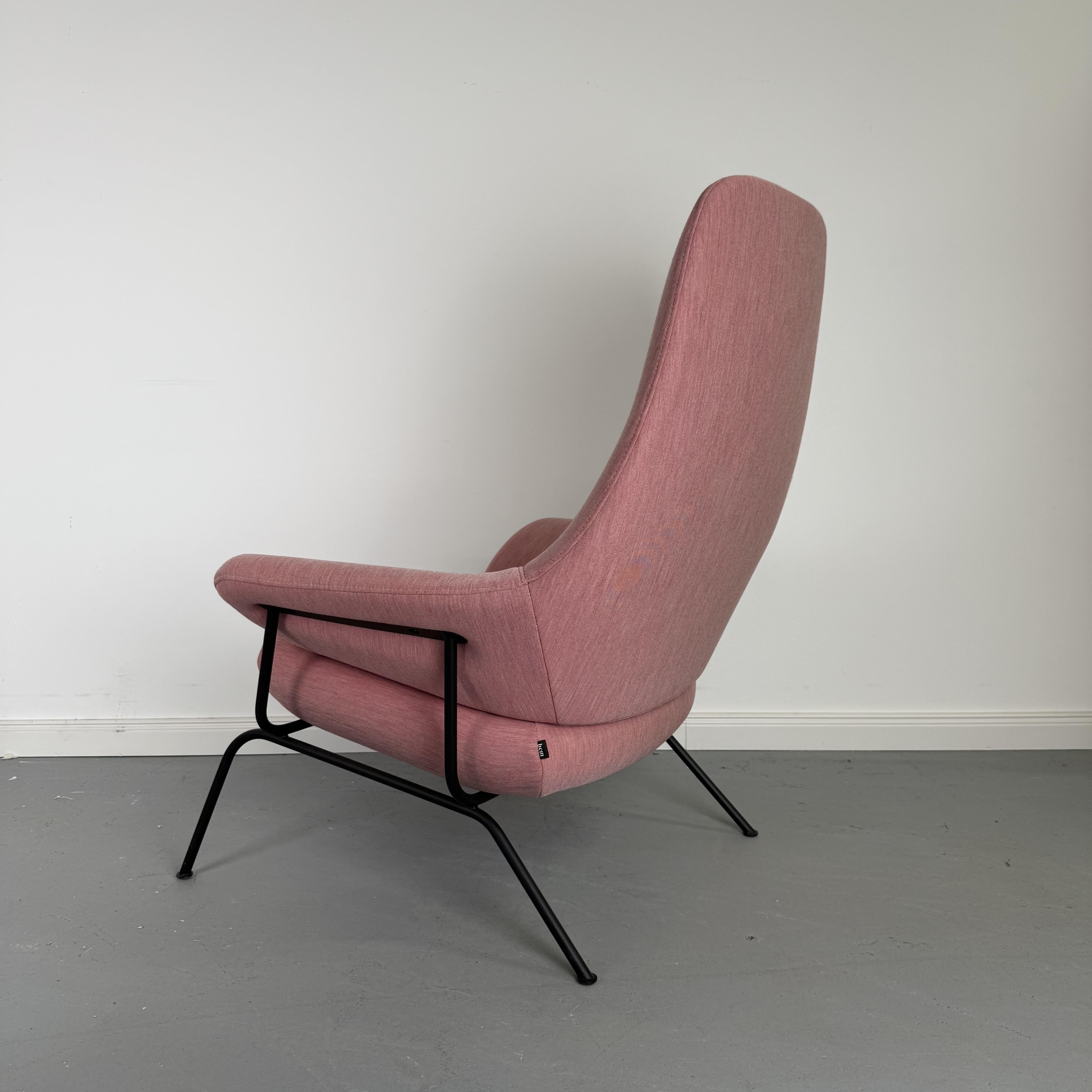 Pinker "Hai" Lounge Chair von Hem Pinker "Hai" Lounge Chair von Hem