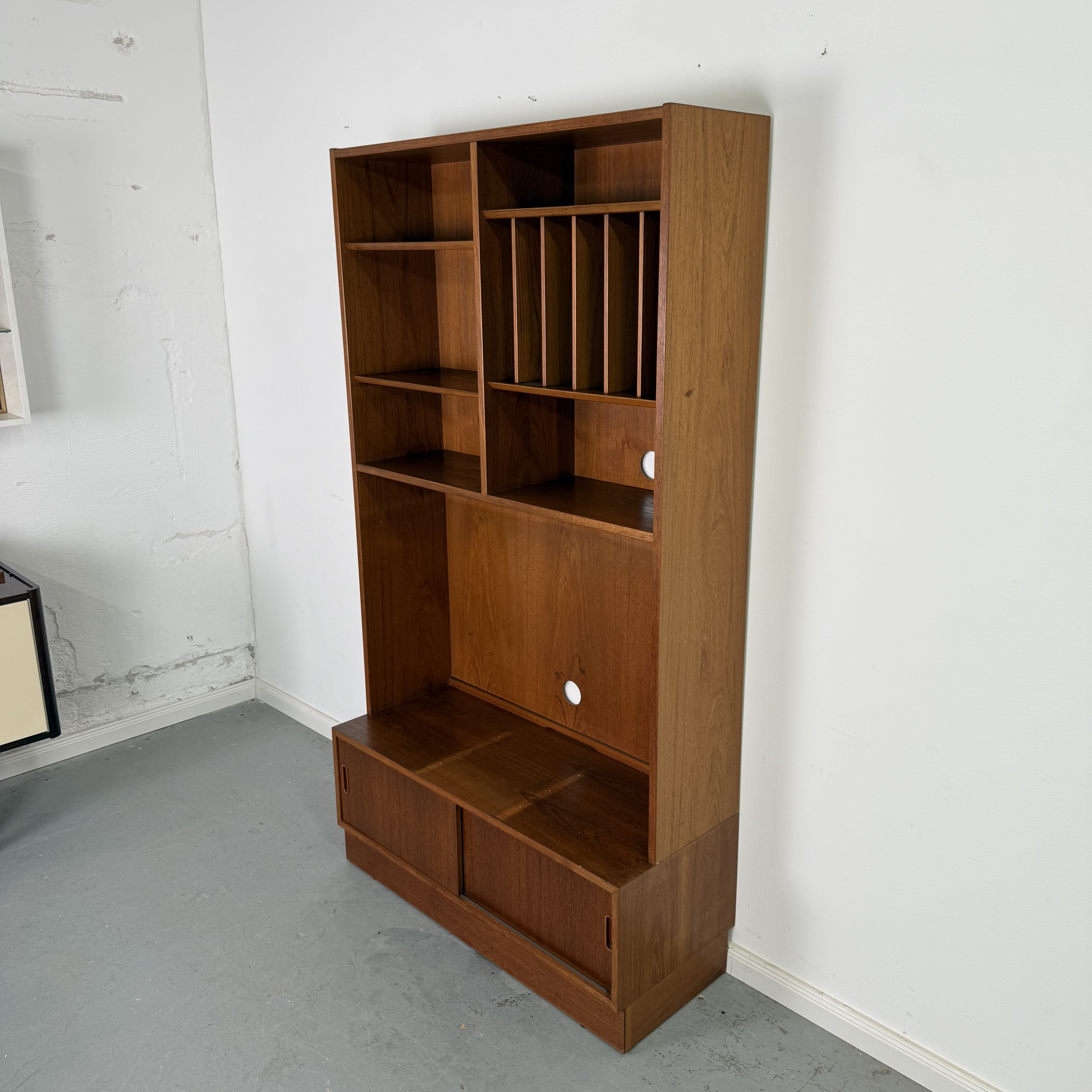 wunderschöner Teak Schallplattenschrank