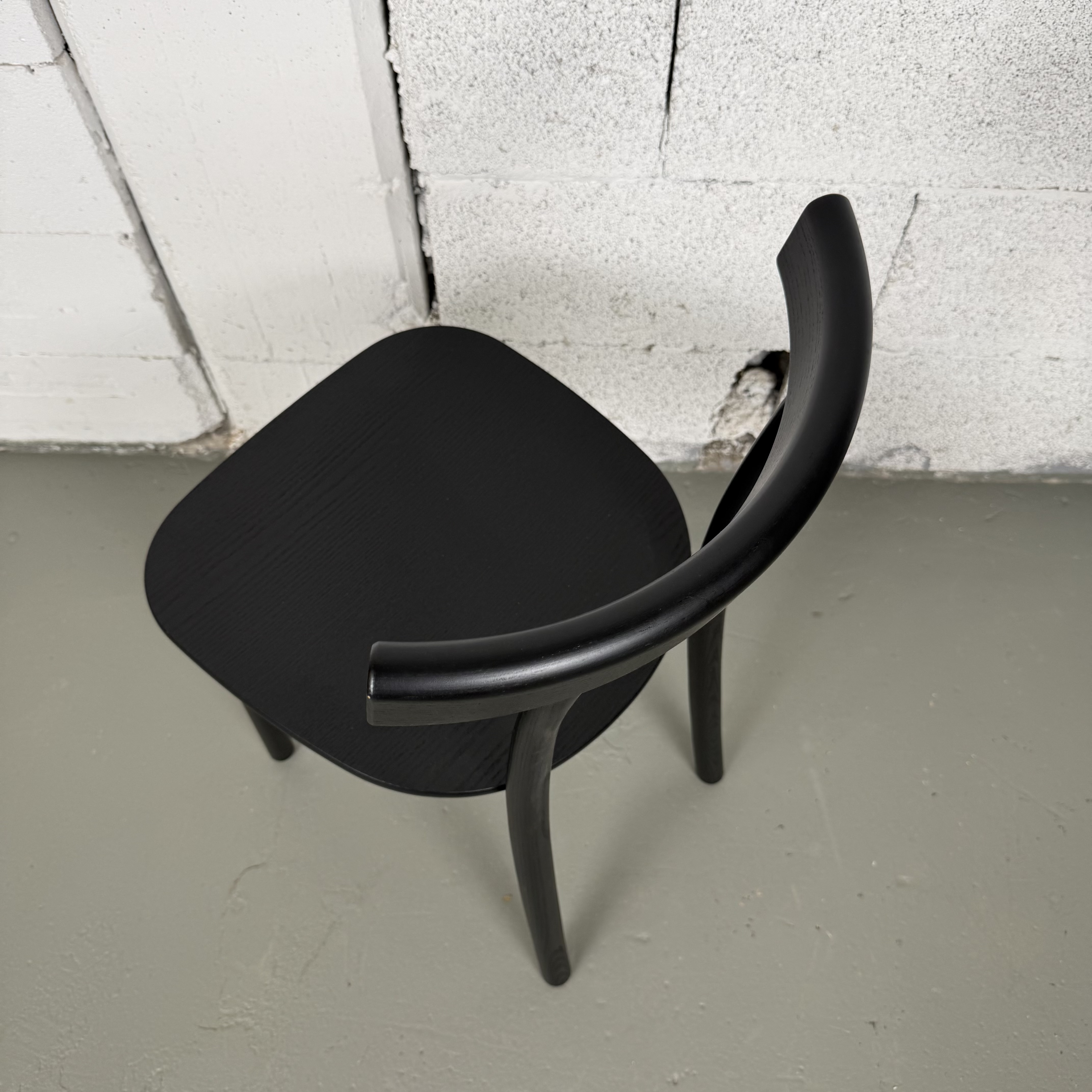 Nine Stuhl Skinny in Schwarz