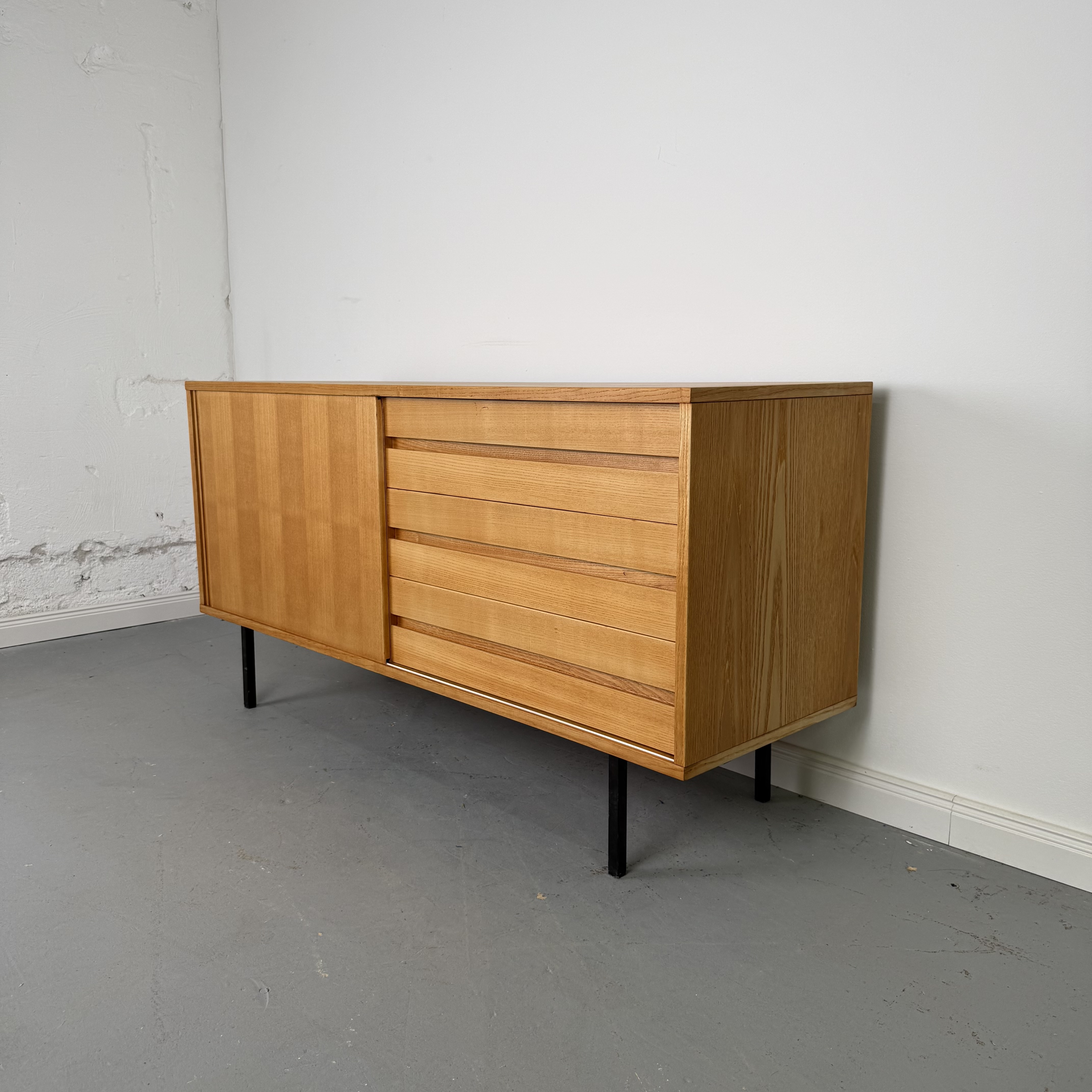 Hochwertiges Sideboard der Deutschen Werkstätten aus Esche