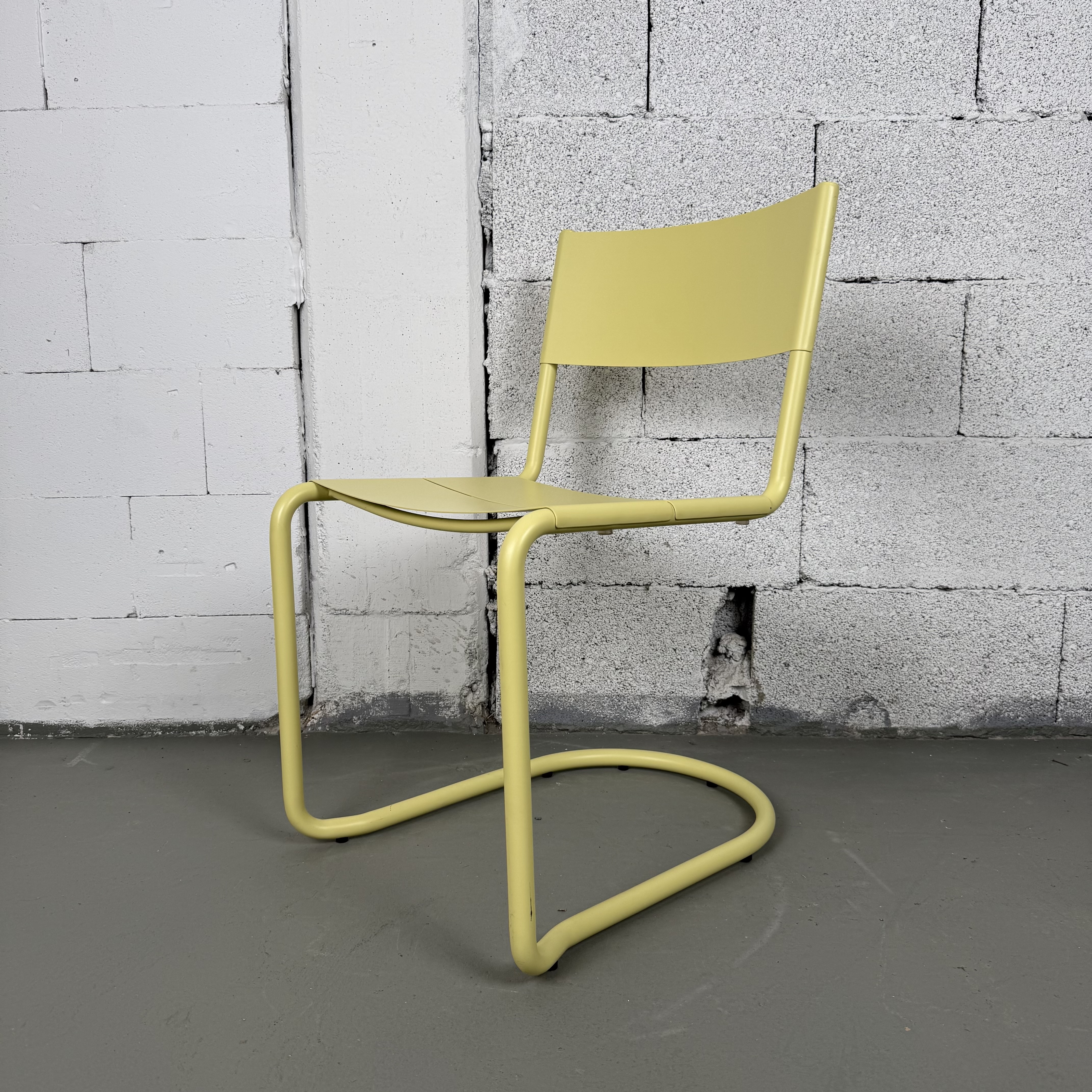 Nine Stuhl Sine in Gelb