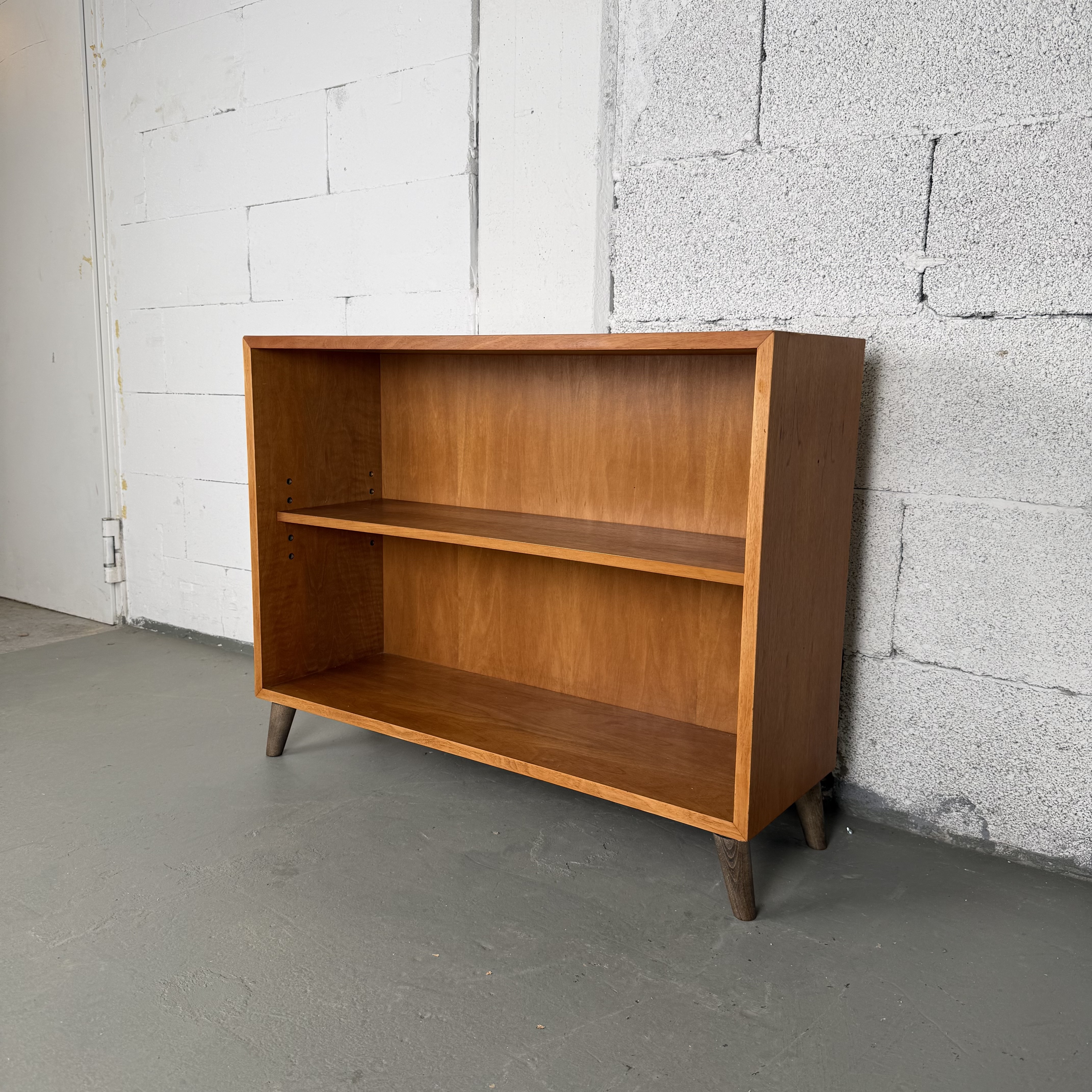 süße offene Kommode aus den 60er Jahren