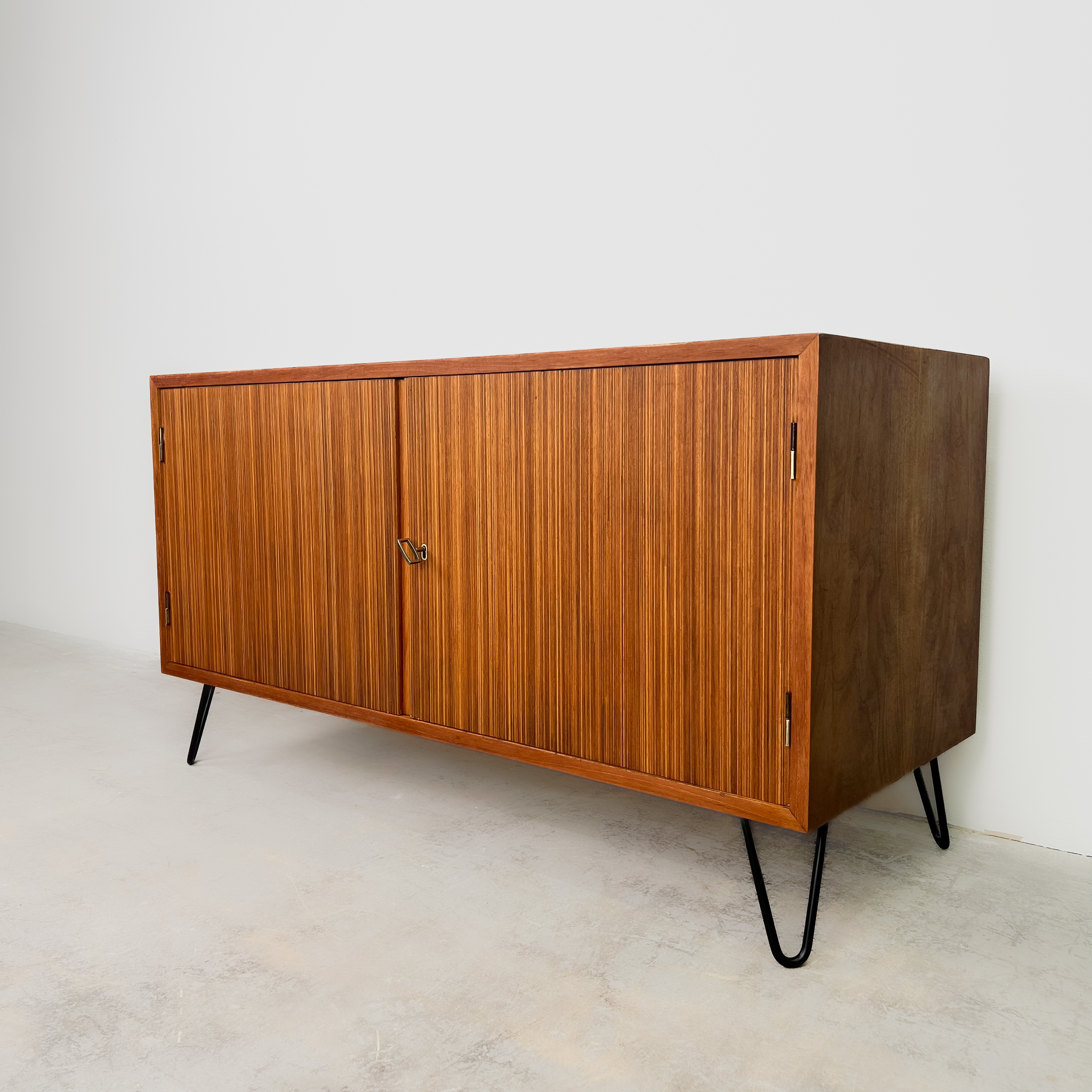 Kleines 60er Jahre Sideboard