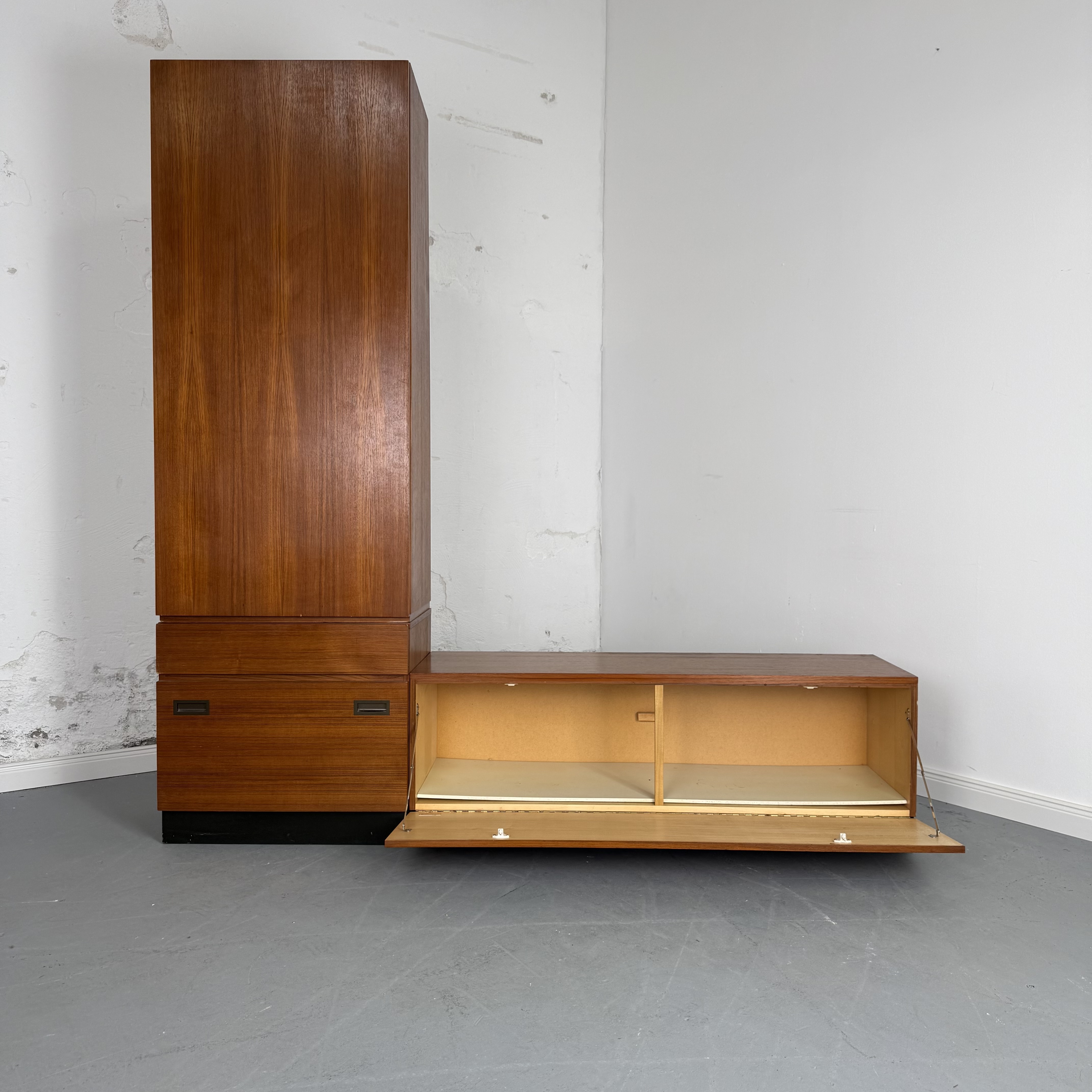 Garderobenset aus Teak – stilvoll & funktional Garderobenset aus Teak – stilvoll & funktional