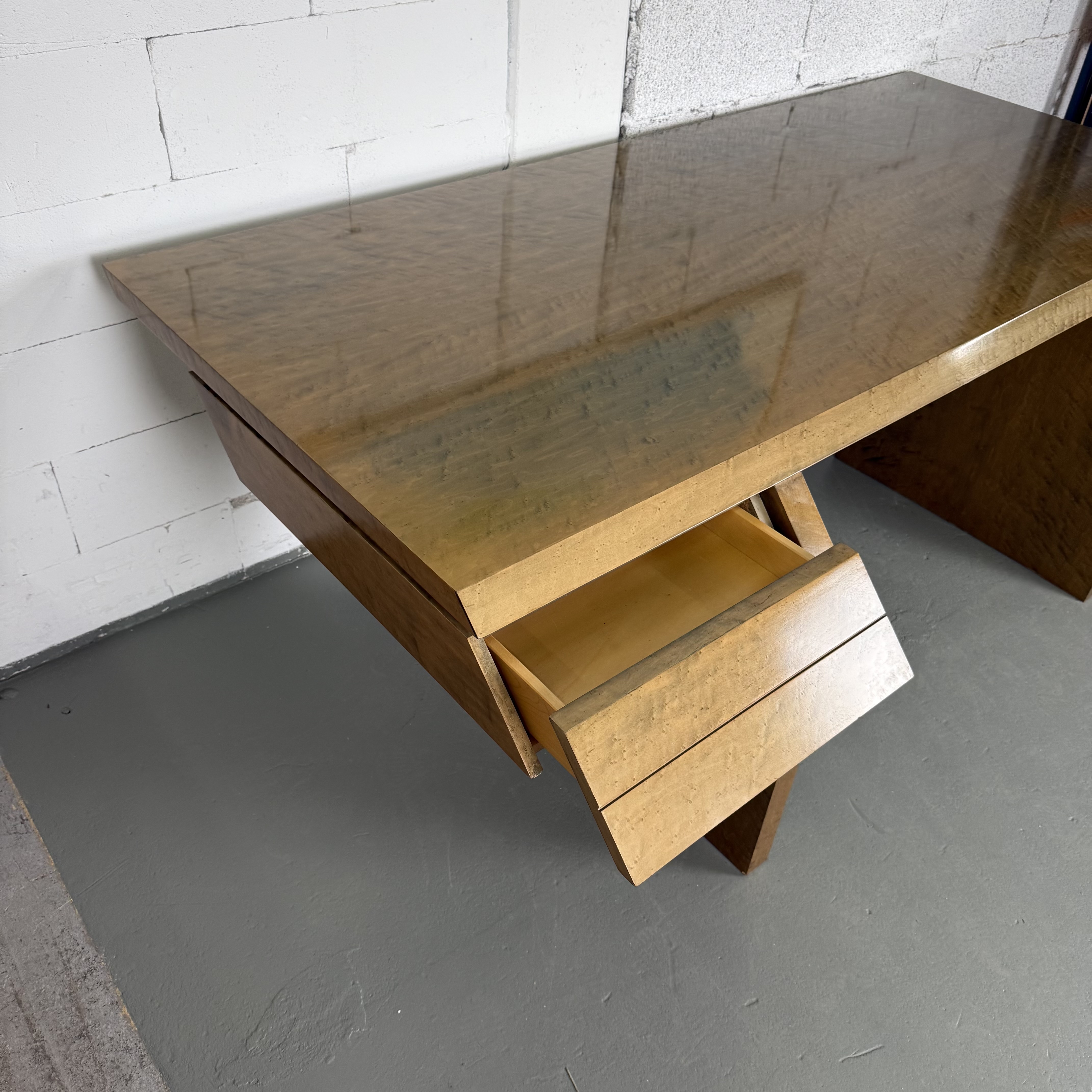 Seltener Architektenschreibtisch aus Wurzelfurnier