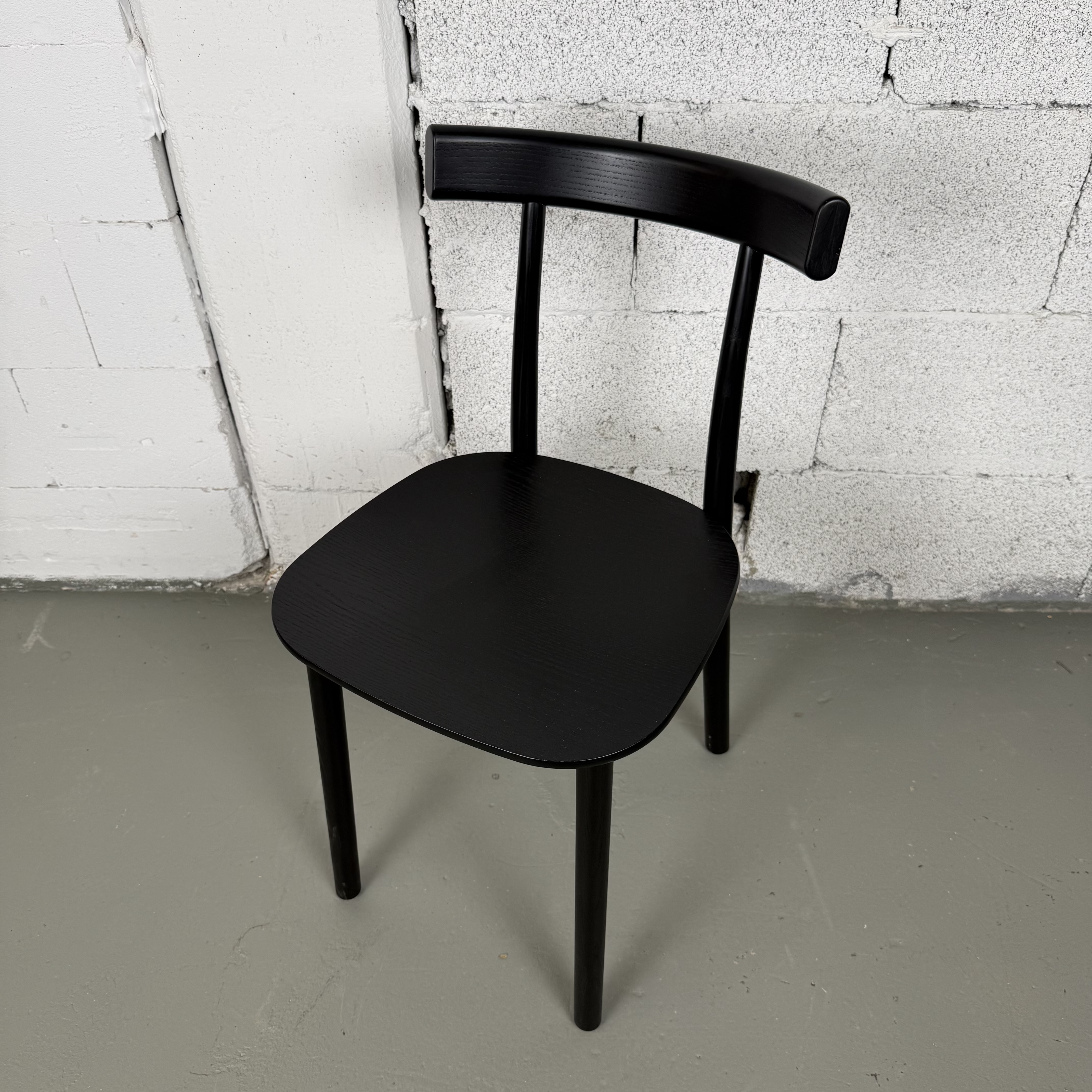 Nine Stuhl Skinny in Schwarz