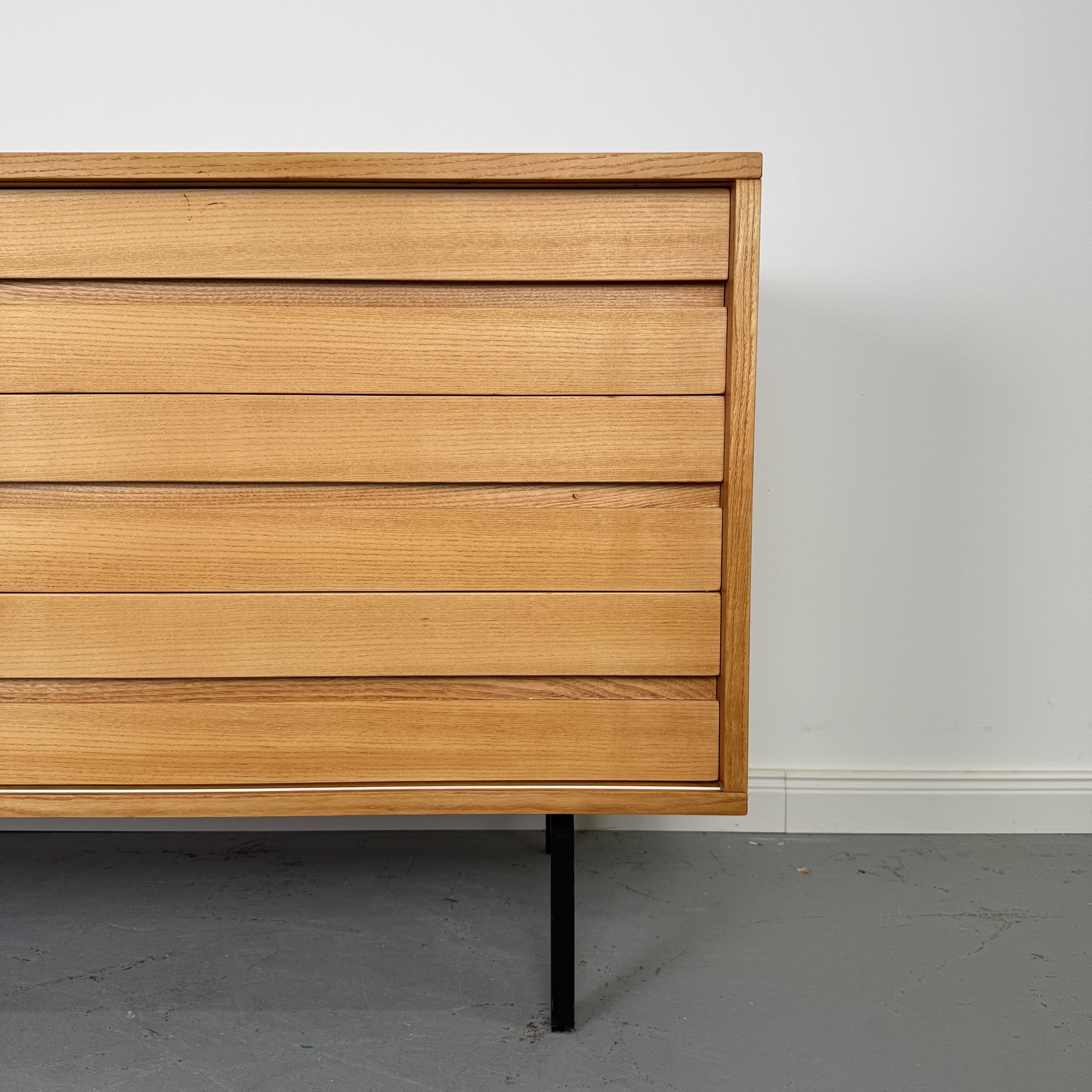 Hochwertiges Sideboard der Deutschen Werkstätten aus Esche