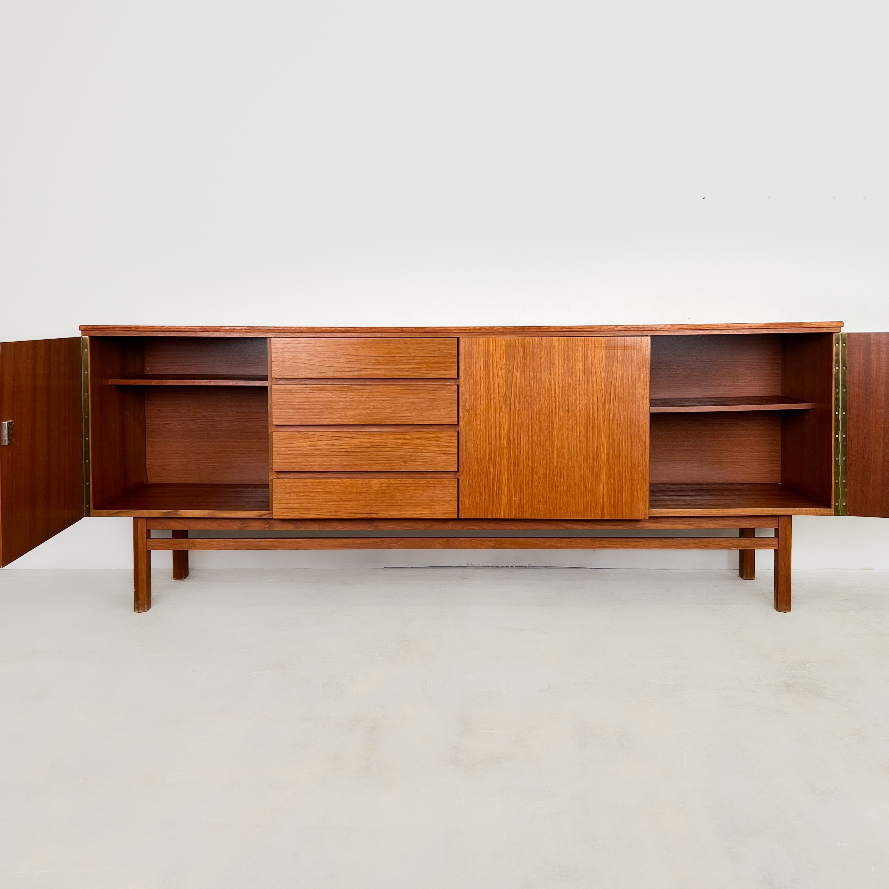 Wunderschönes Teak Sideboard