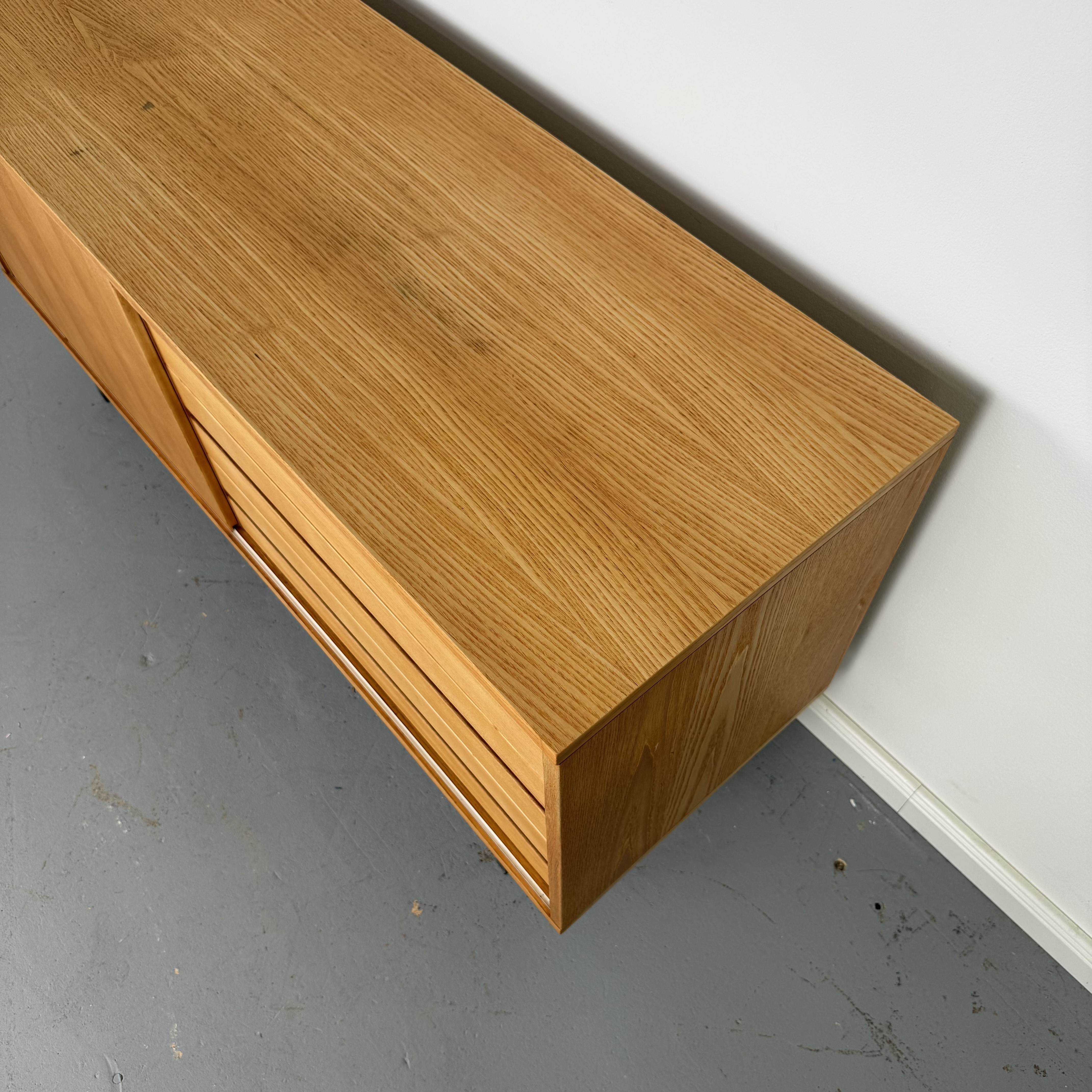 Hochwertiges Sideboard der Deutschen Werkstätten aus Esche