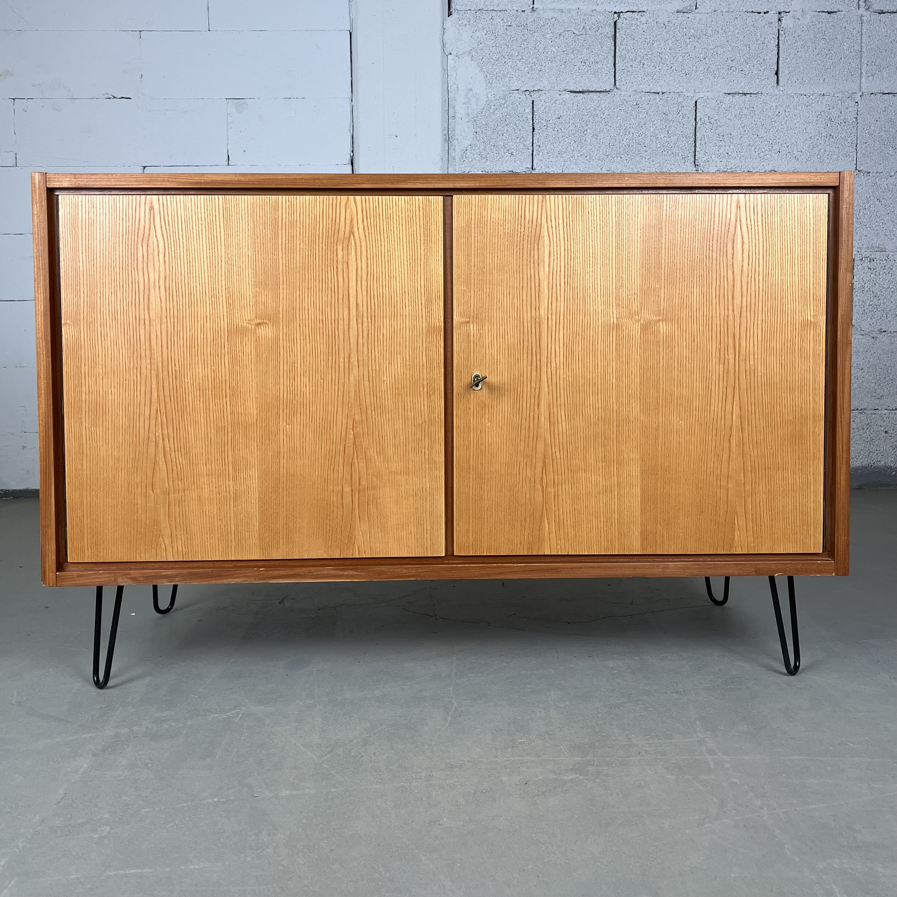 60er Jahre Kommode – Cleane Mid-Century Vintage Kommode