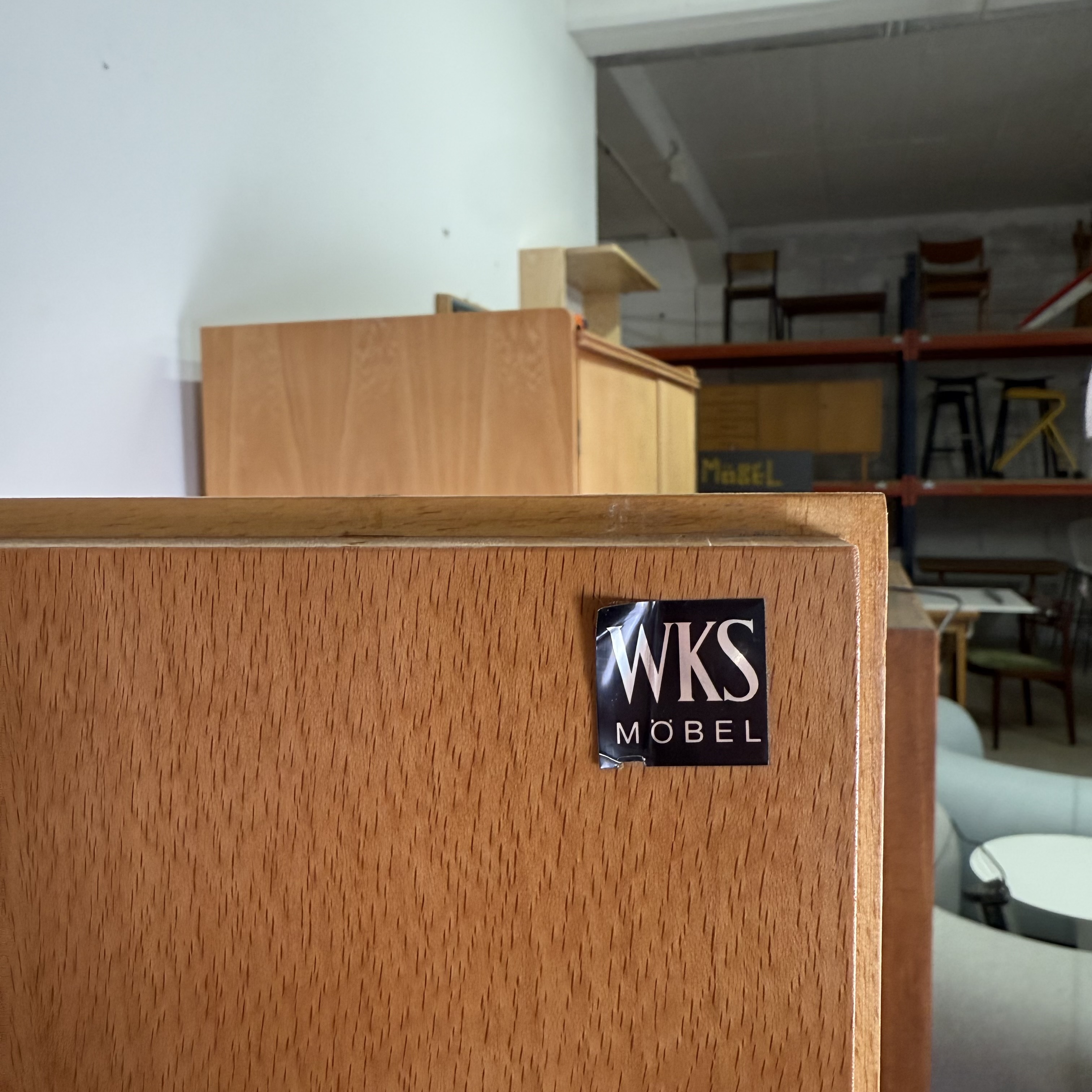 Schicker WKS Kleiderschrank im 60er Jahre Design Schicker WKS Kleiderschrank im 60er Jahre Design