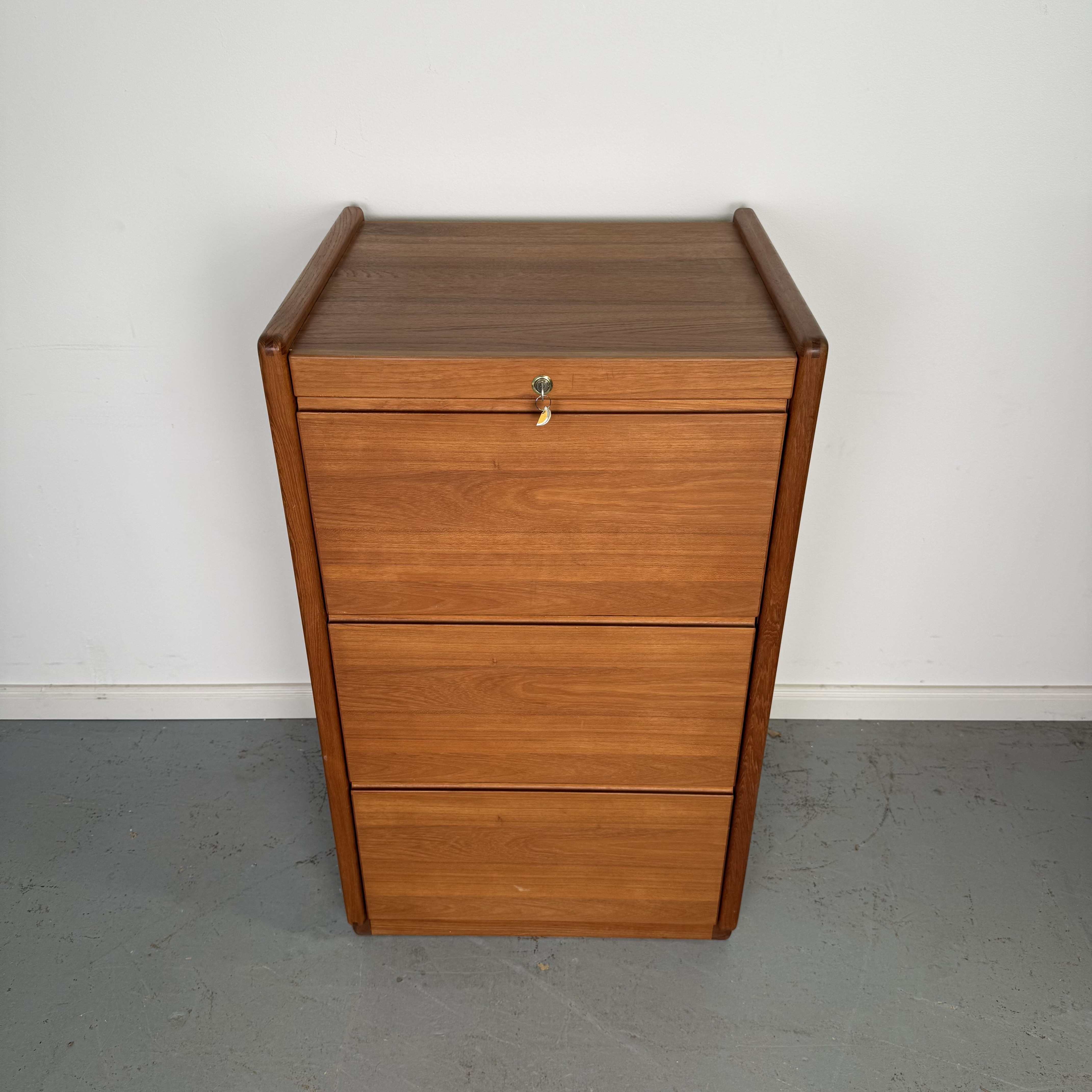 Teak Kommode aus den 1960er Jahren