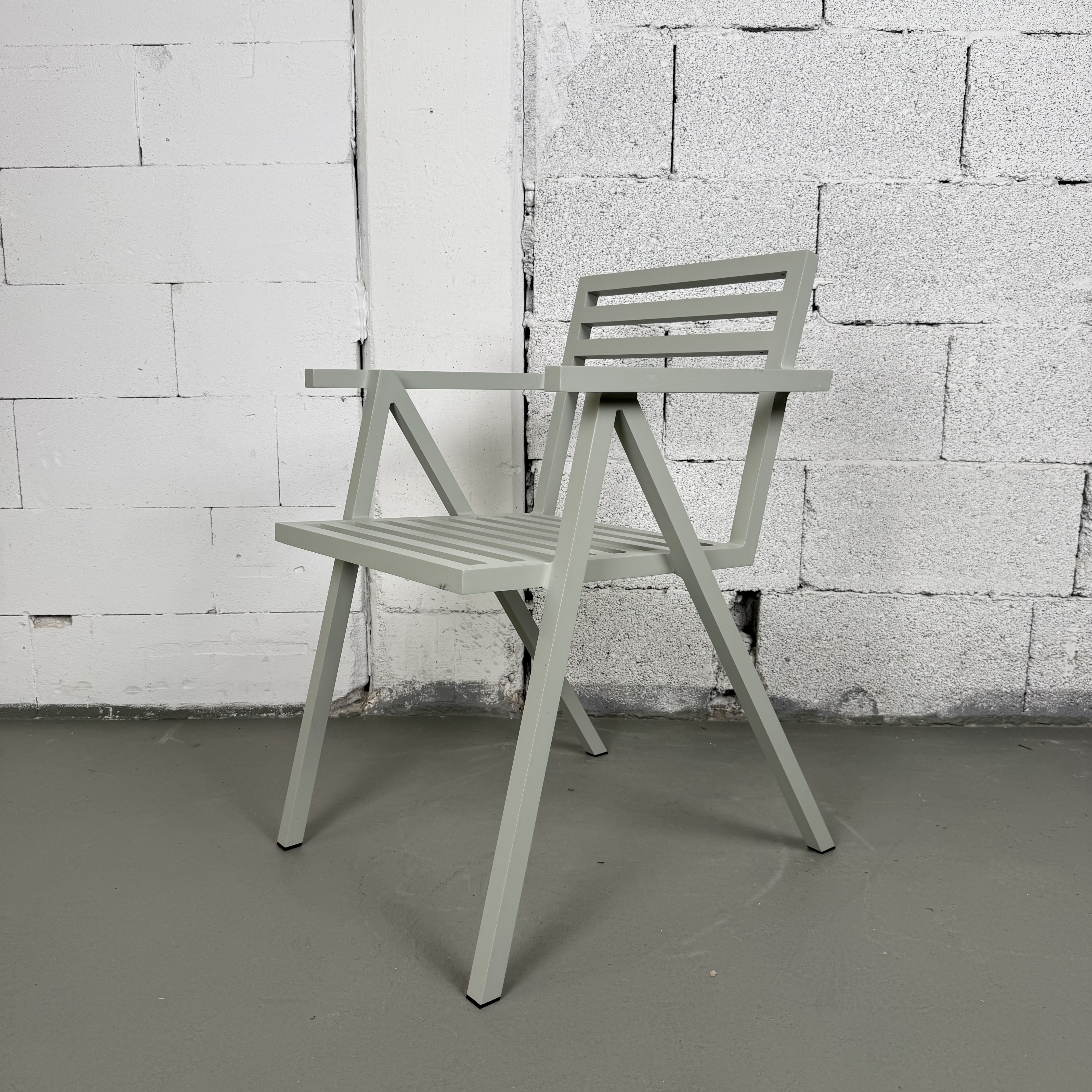 Nine  19 Outdoors Armlehnstuhl stapelbar