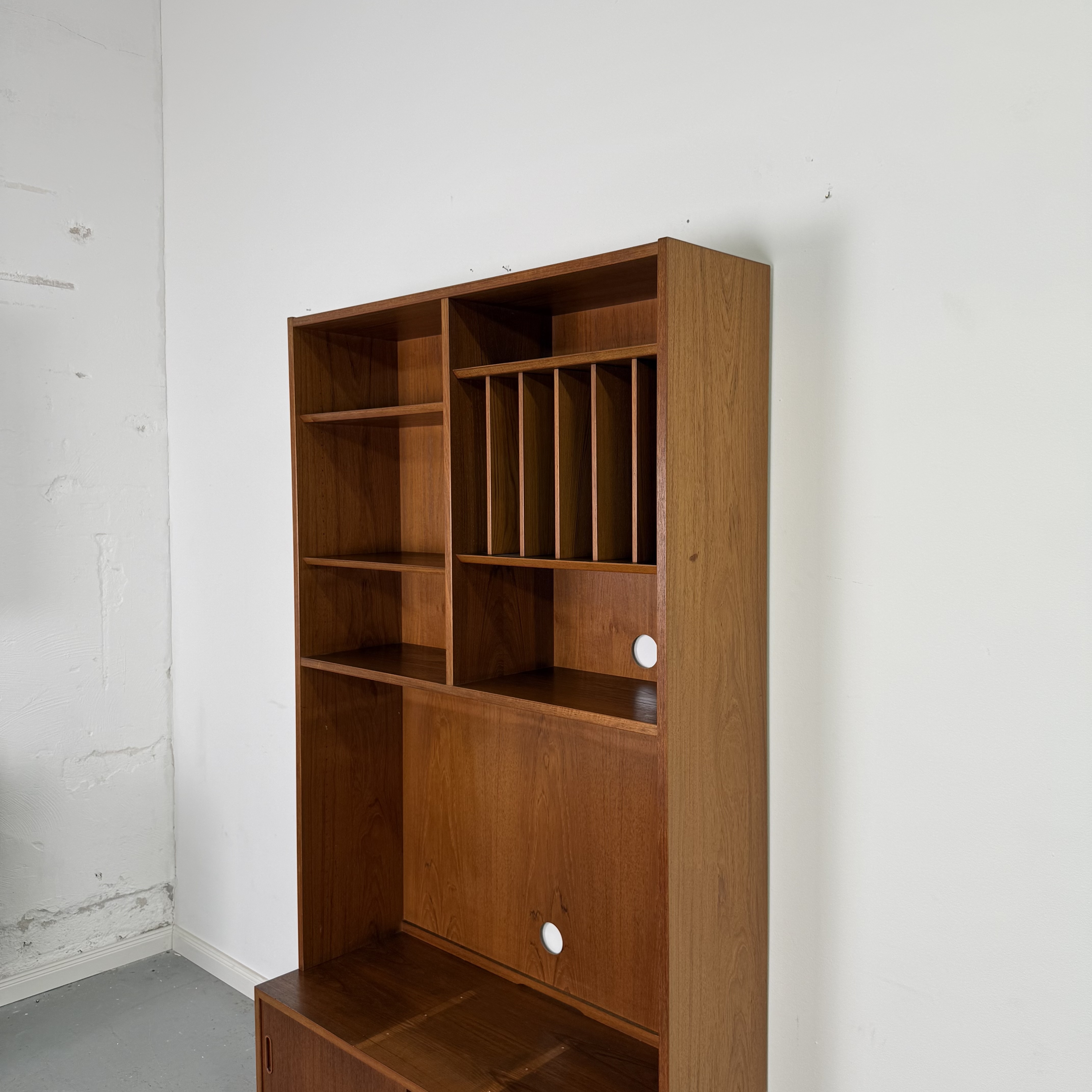 wunderschöner Teak Schallplattenschrank