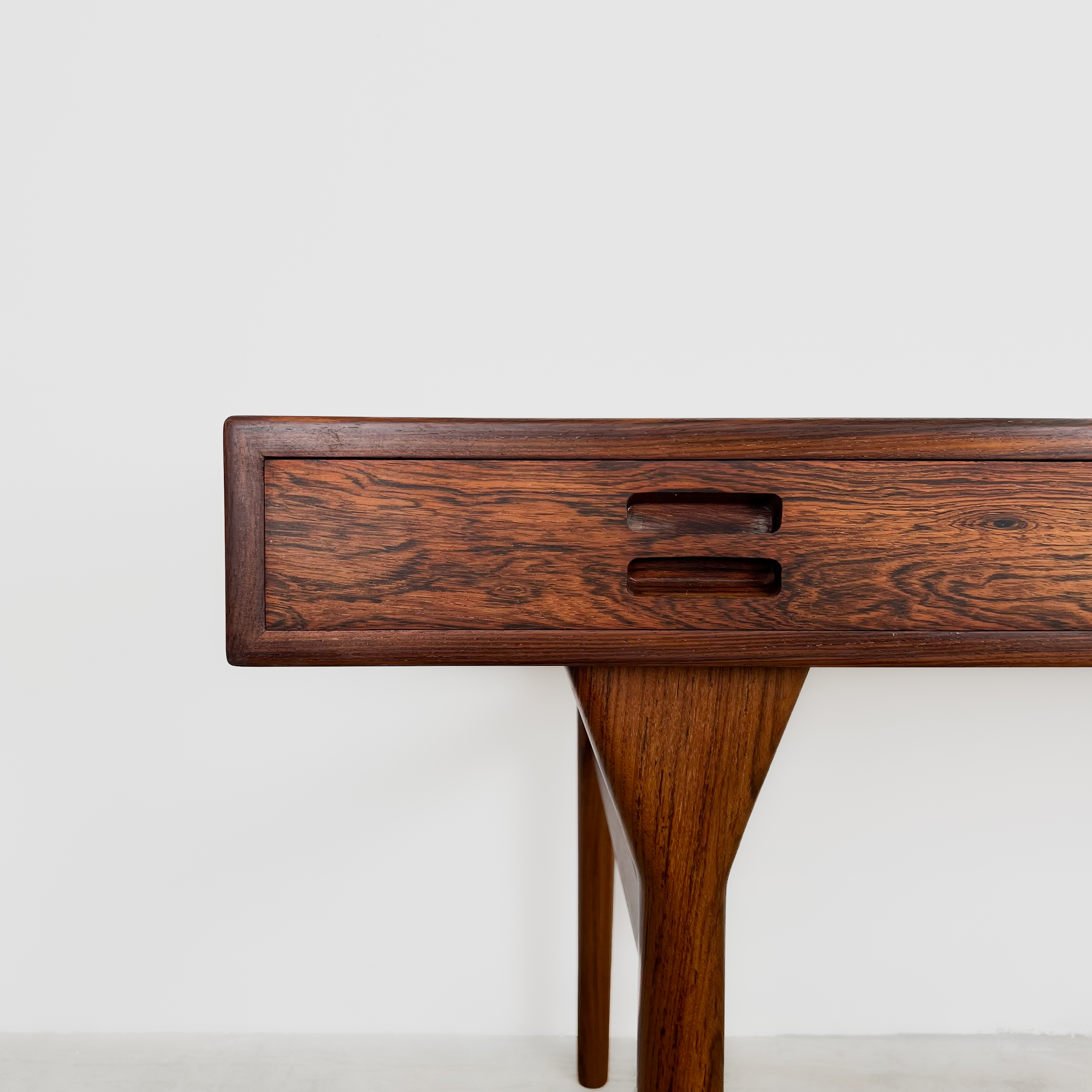 Dänischer Mid-Century Schreibtisch aus Rosenholz von Nanna und Jørgen Ditzel für Søren Willadsen