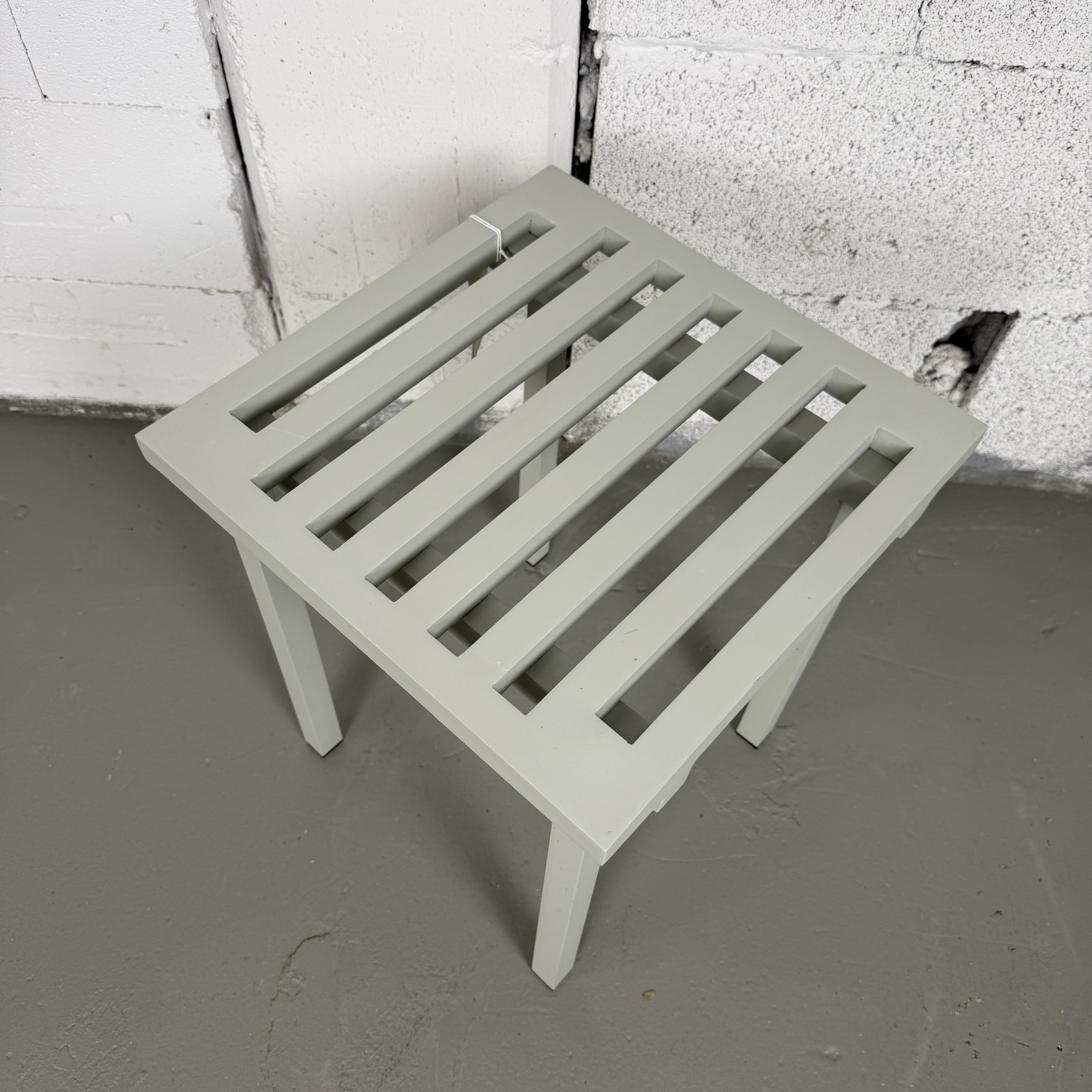 Nine 19 Outdoor Hocker