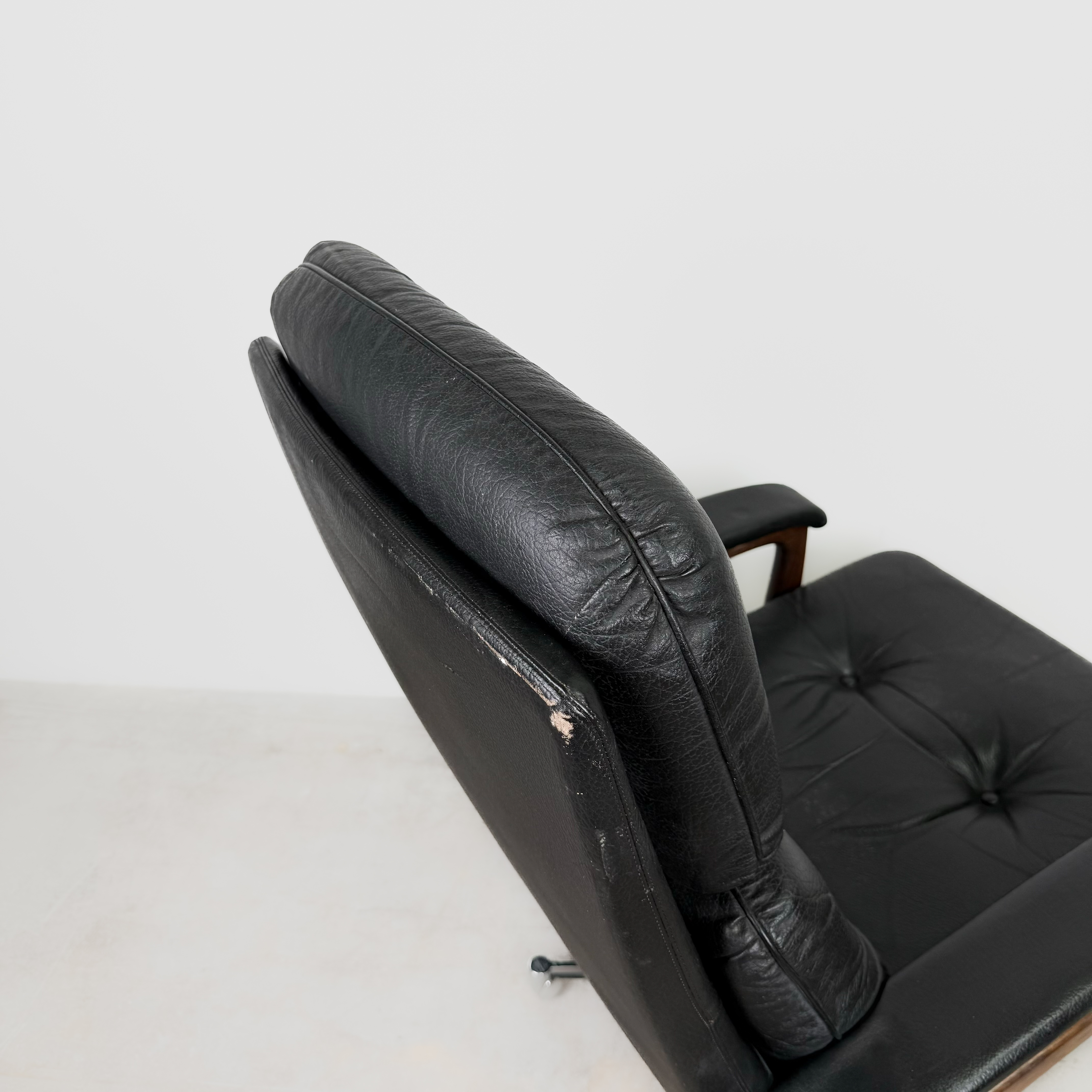 Lübke Lounge Chair mit Ottomane aus schwarzem Leder, 1960er