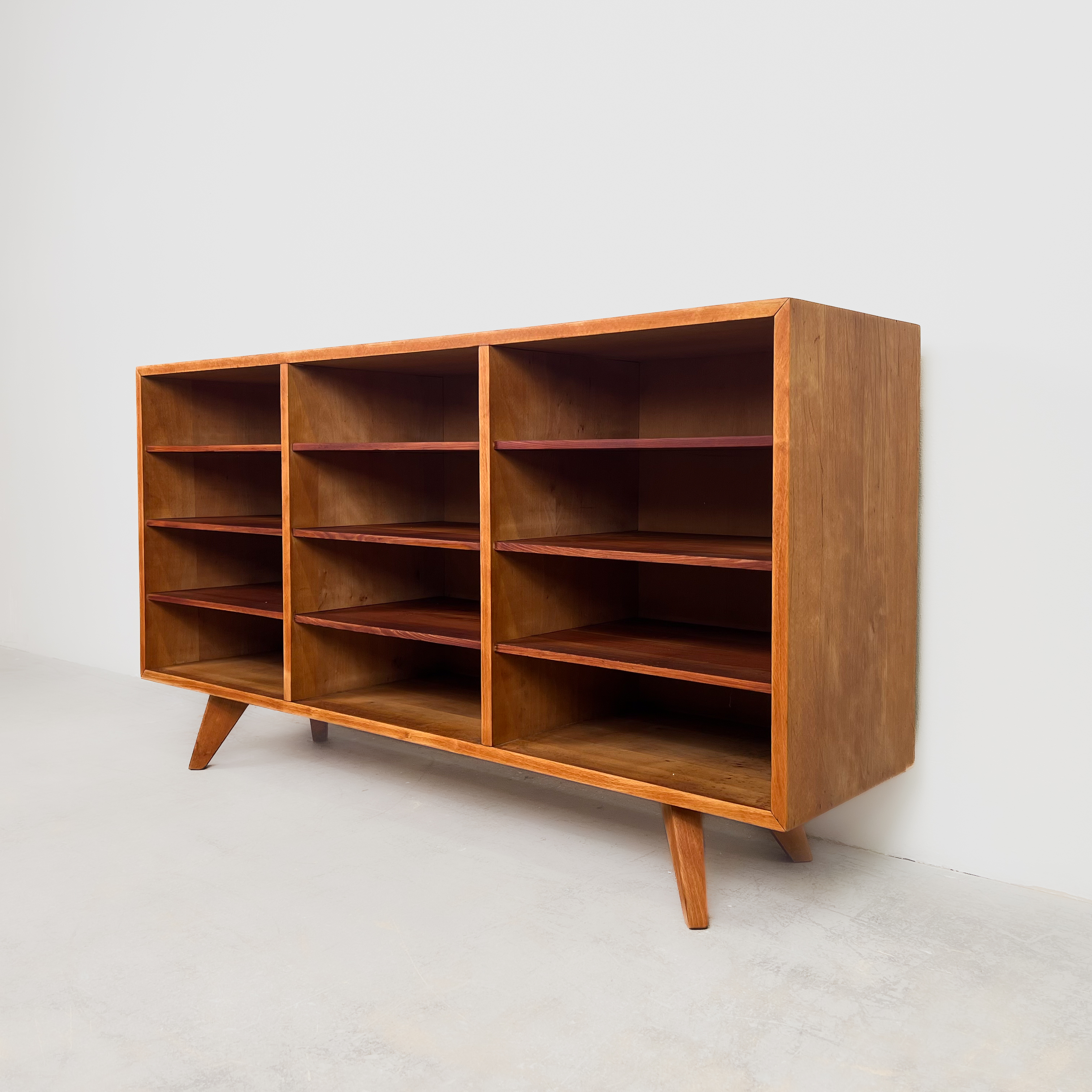 Offenes Sideboard aus Buche