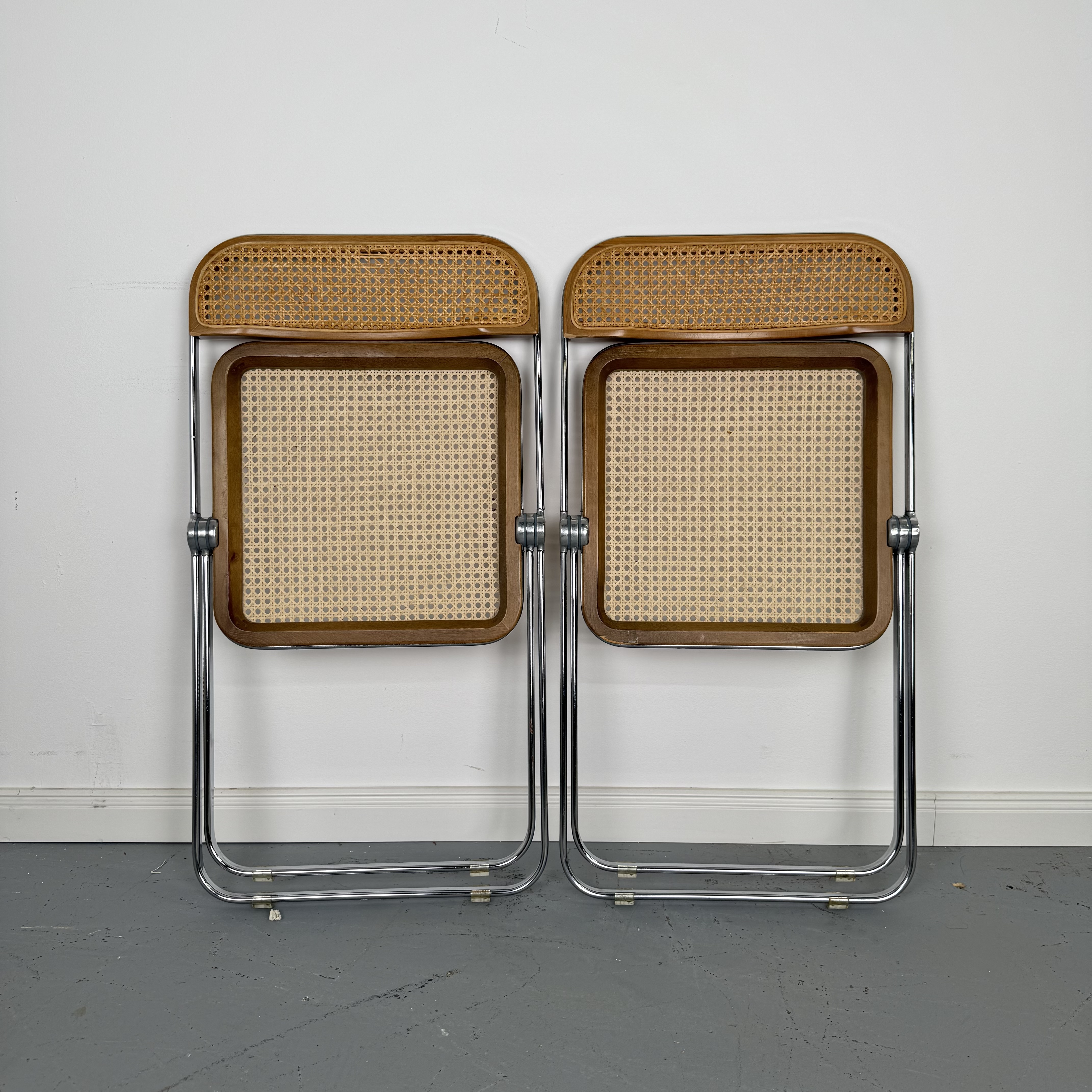 Wunderschöner Plia Cane Klappstuhl von Giancarlo Piretti Wunderschöner Plia Cane Klappstuhl von Giancarlo Piretti