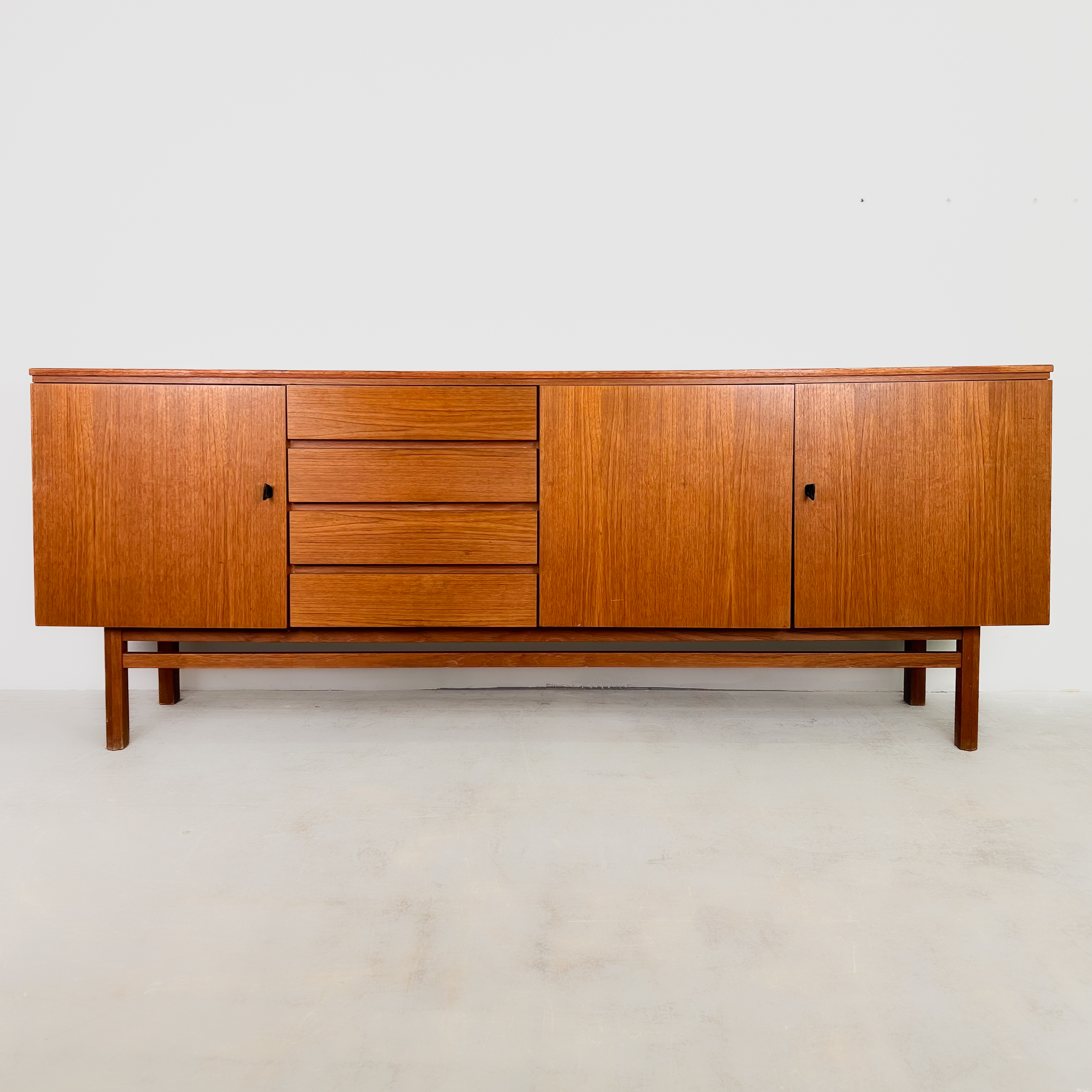 Wunderschönes Teak Sideboard