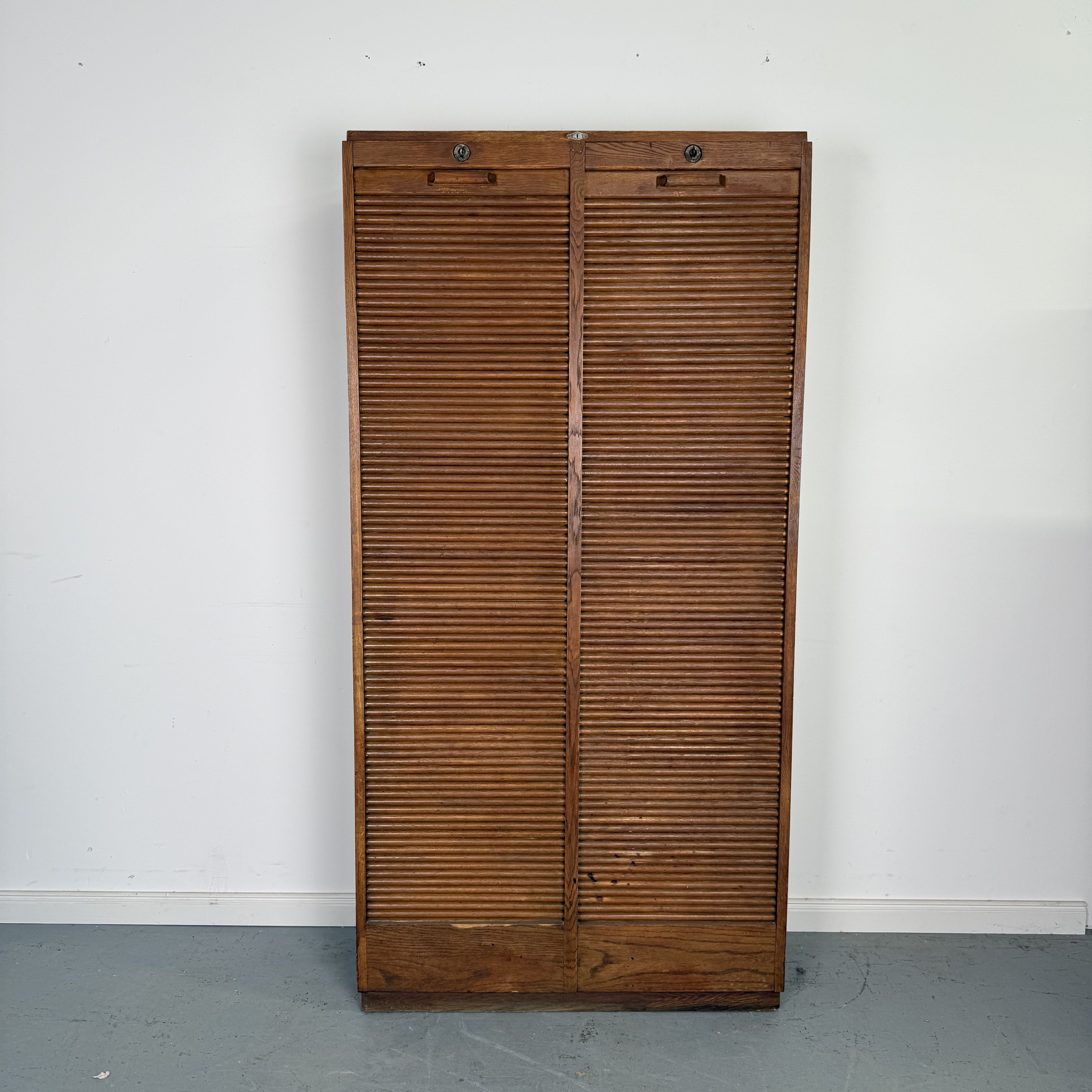 Doppelter Rollladenschrank aus Eiche im Art-Déco Stil