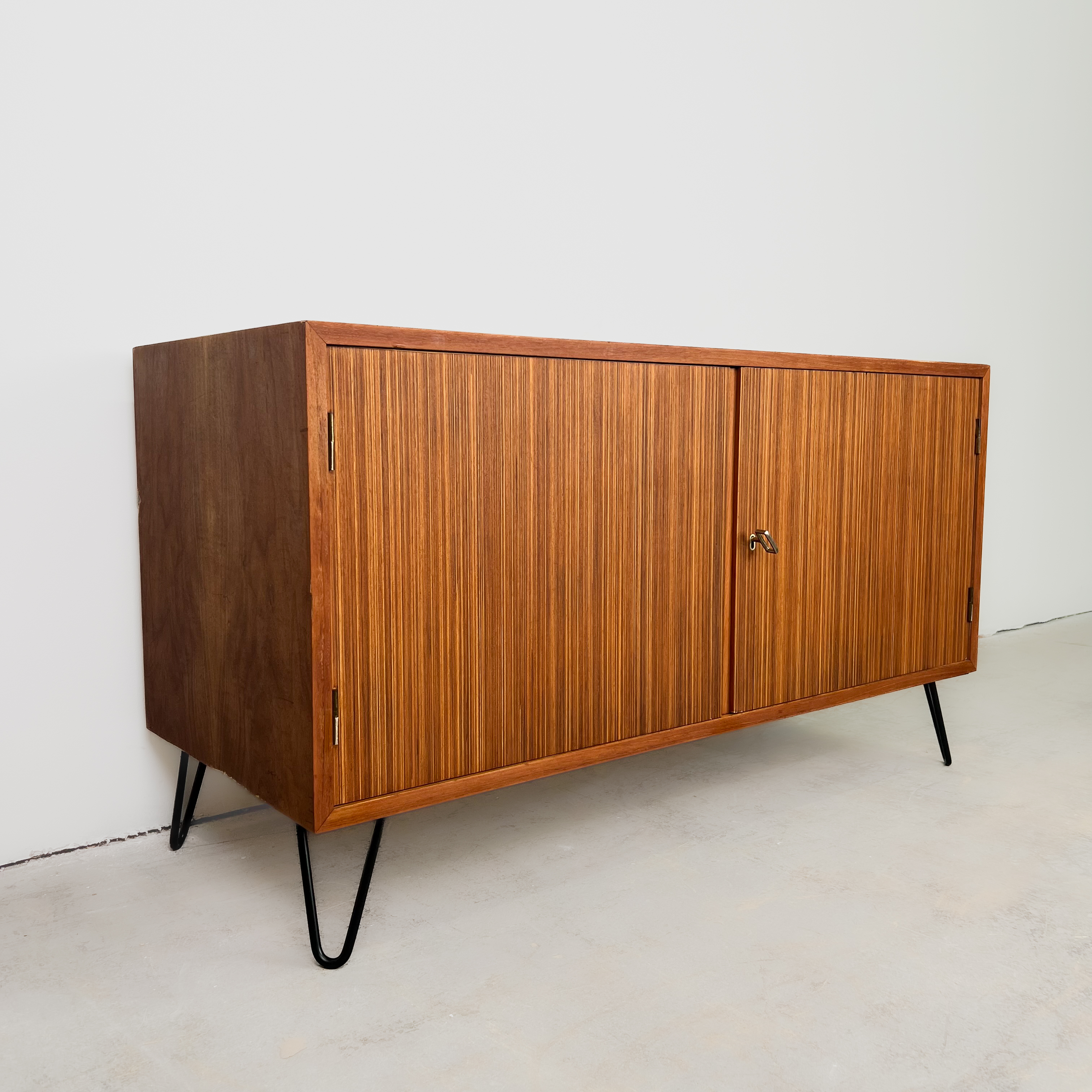 Kleines 60er Jahre Sideboard